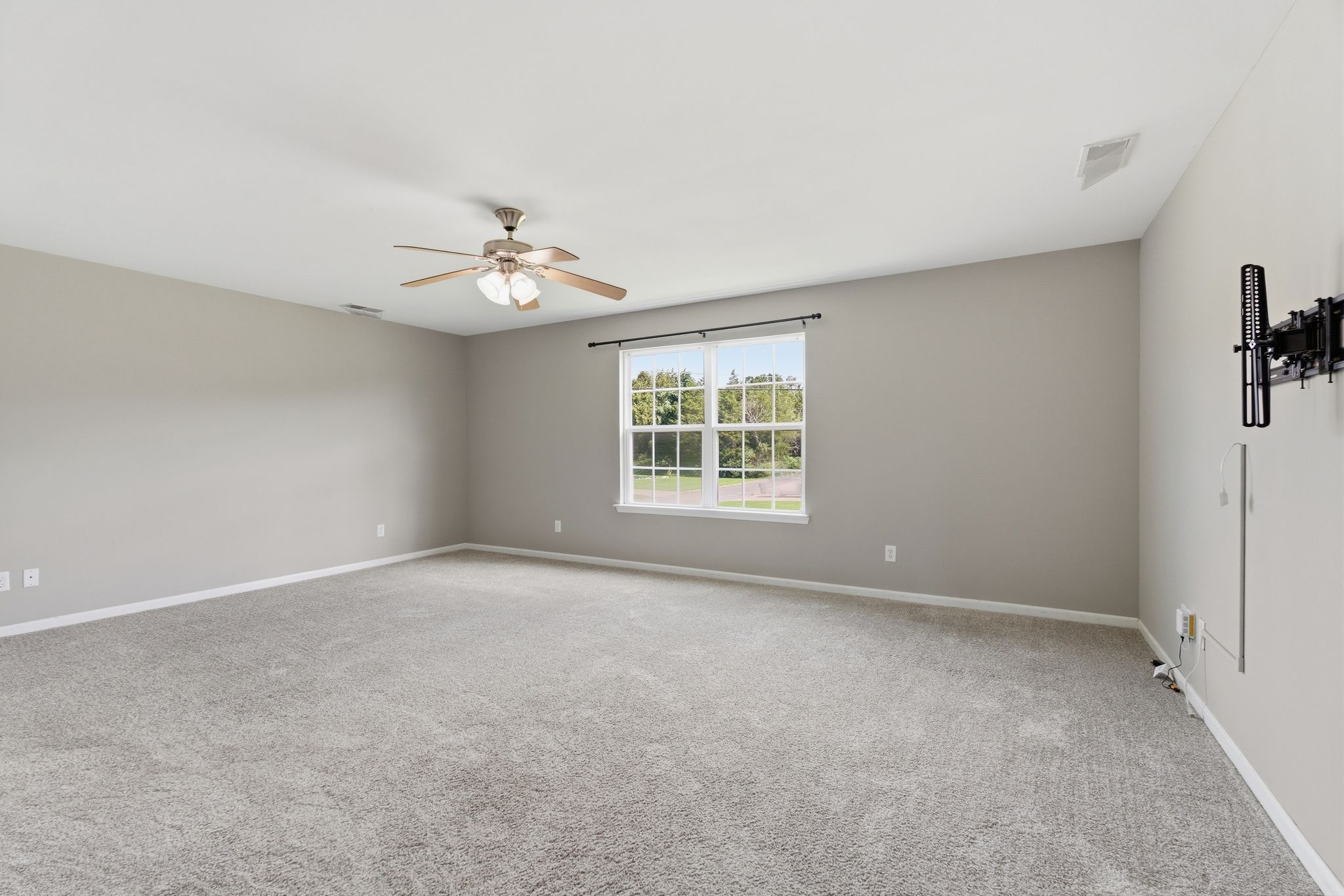 1239 California Dr Property Photo 17