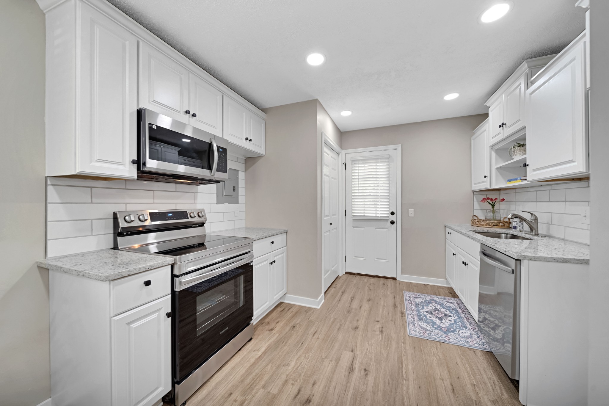 303 Park Ln Property Photo 1