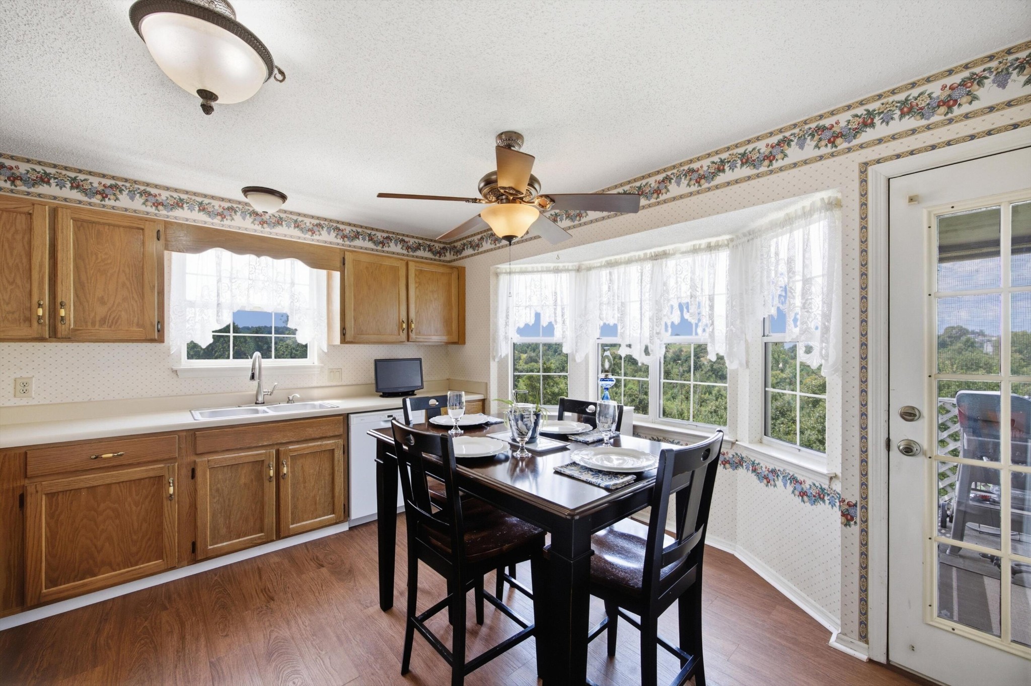 2727 Windthrush Drive Property Photo 14