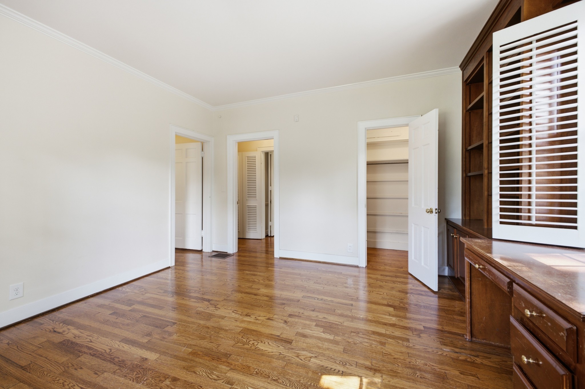 419 Lynnwood Blvd Property Photo 21