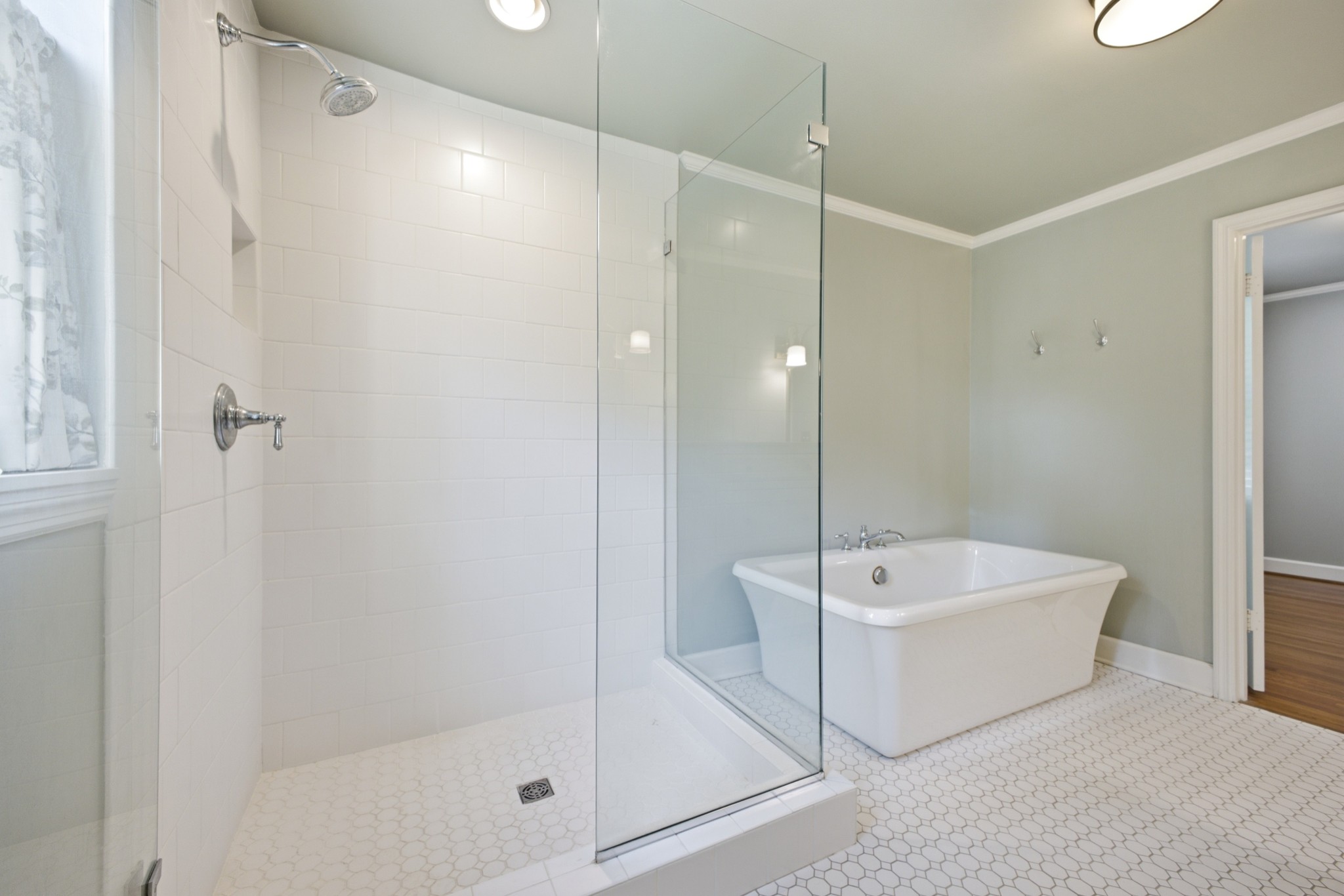 419 Lynnwood Blvd Property Photo 32