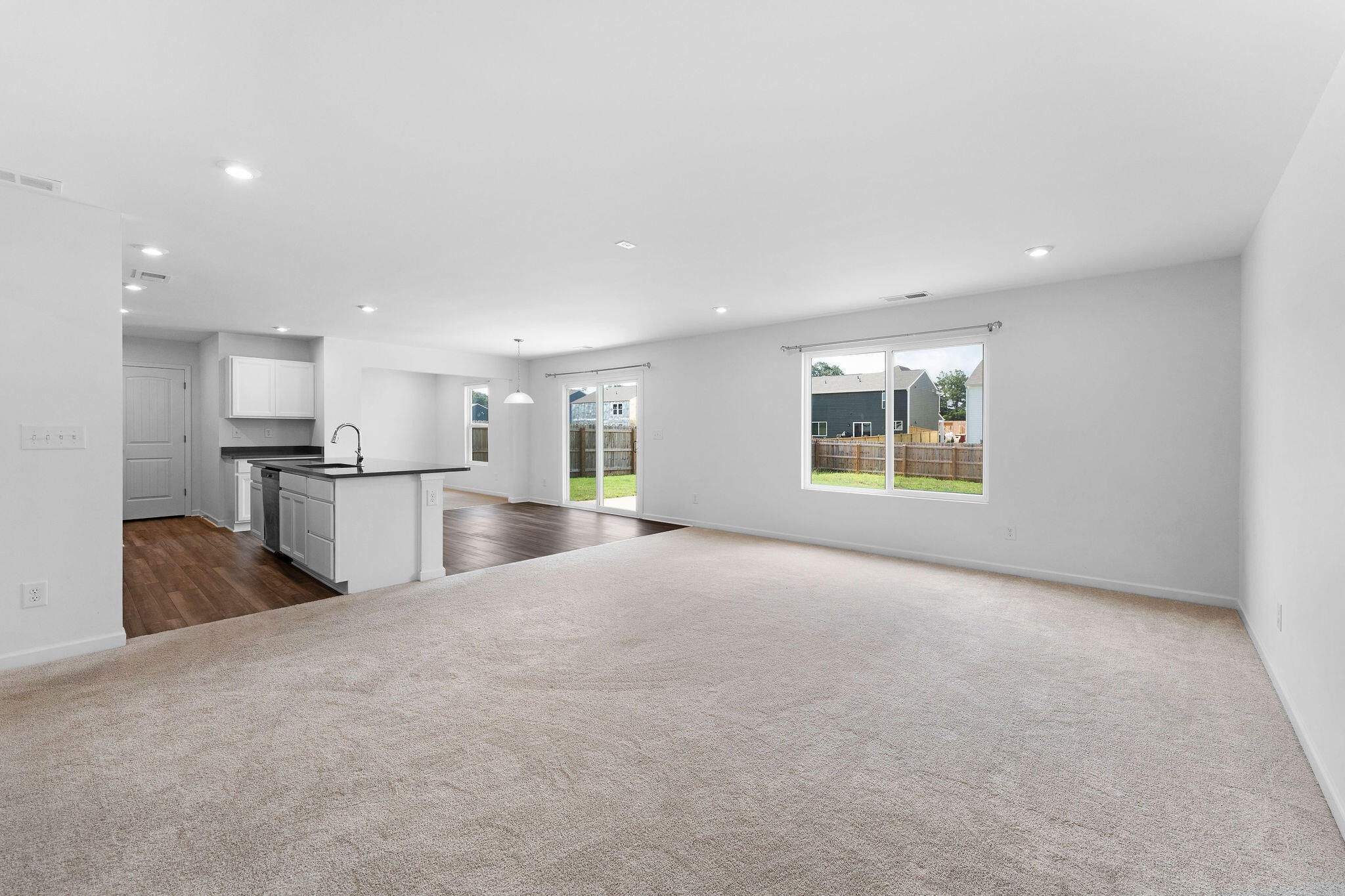 1010 Blossom Lane Property Photo 4