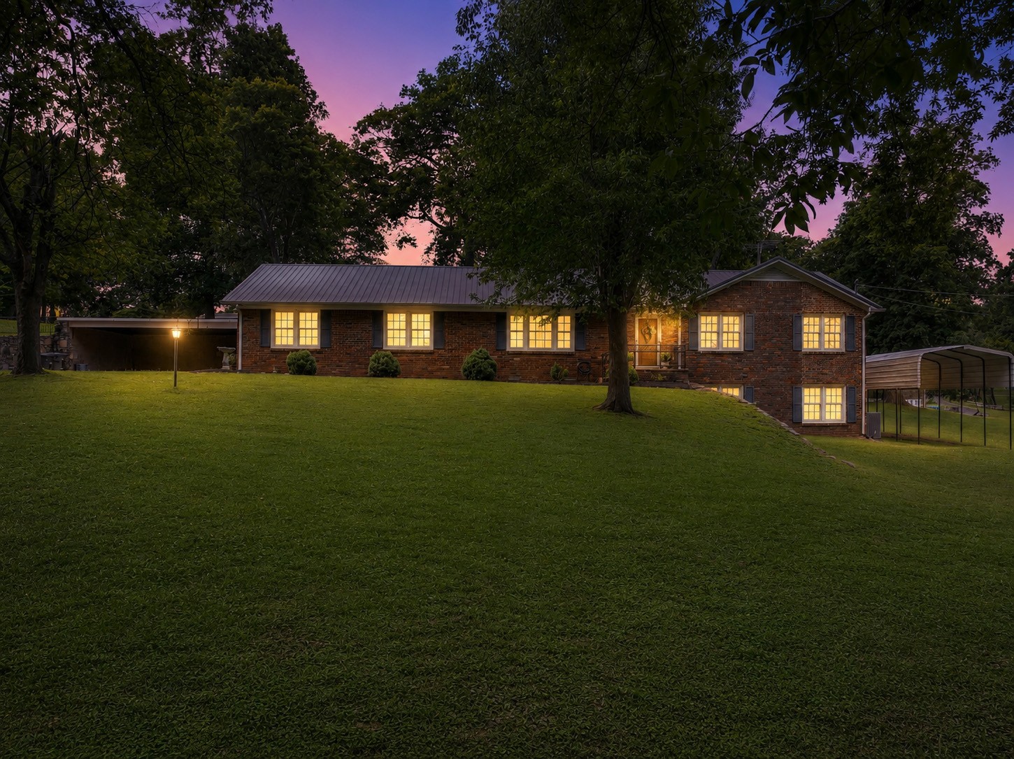 102 Jefferson Dr Property Photo 1