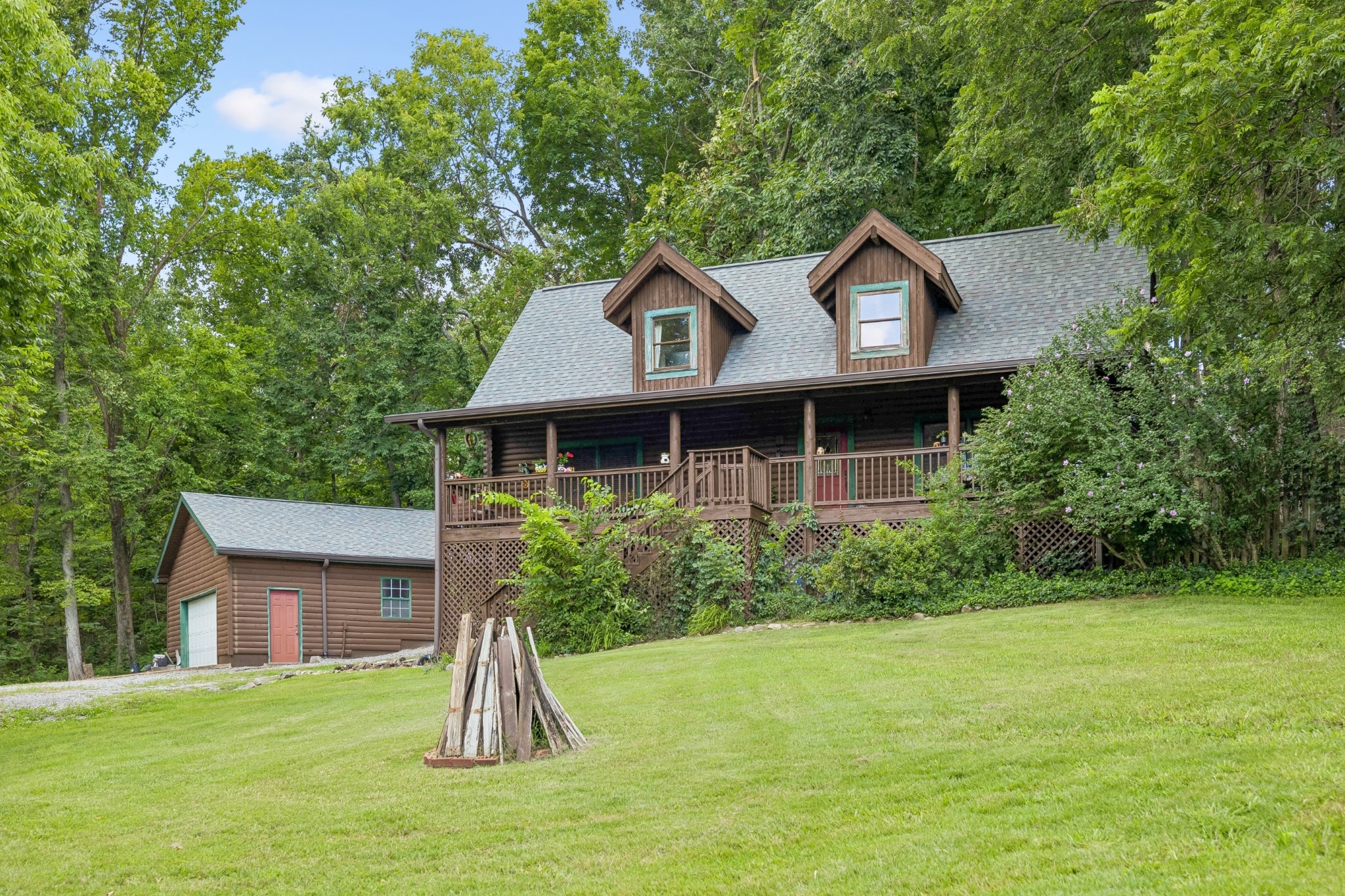 532 Cummings Ln Property Photo 1