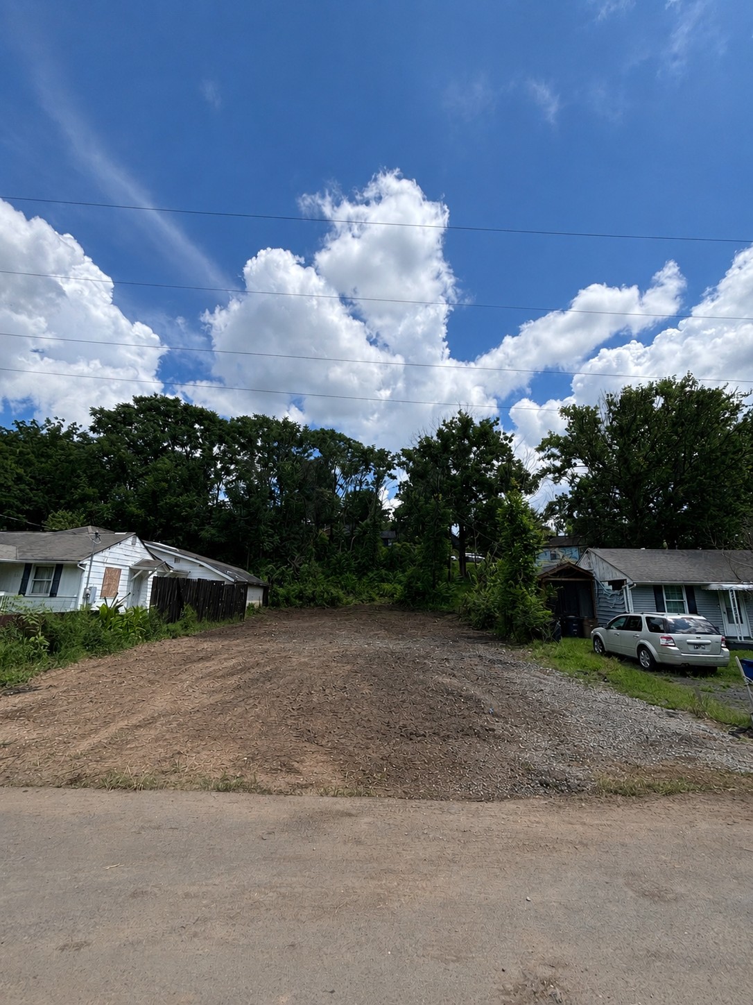 513 Village Ct Property Photo 1