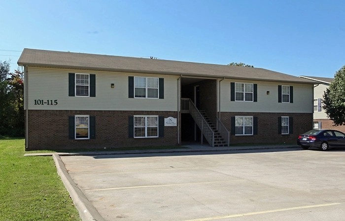 100 Mandarin Dr Property Photo 1