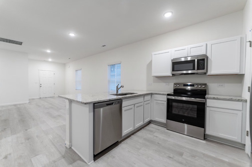 19 Stonehenge Circle, Nw Property Photo 2