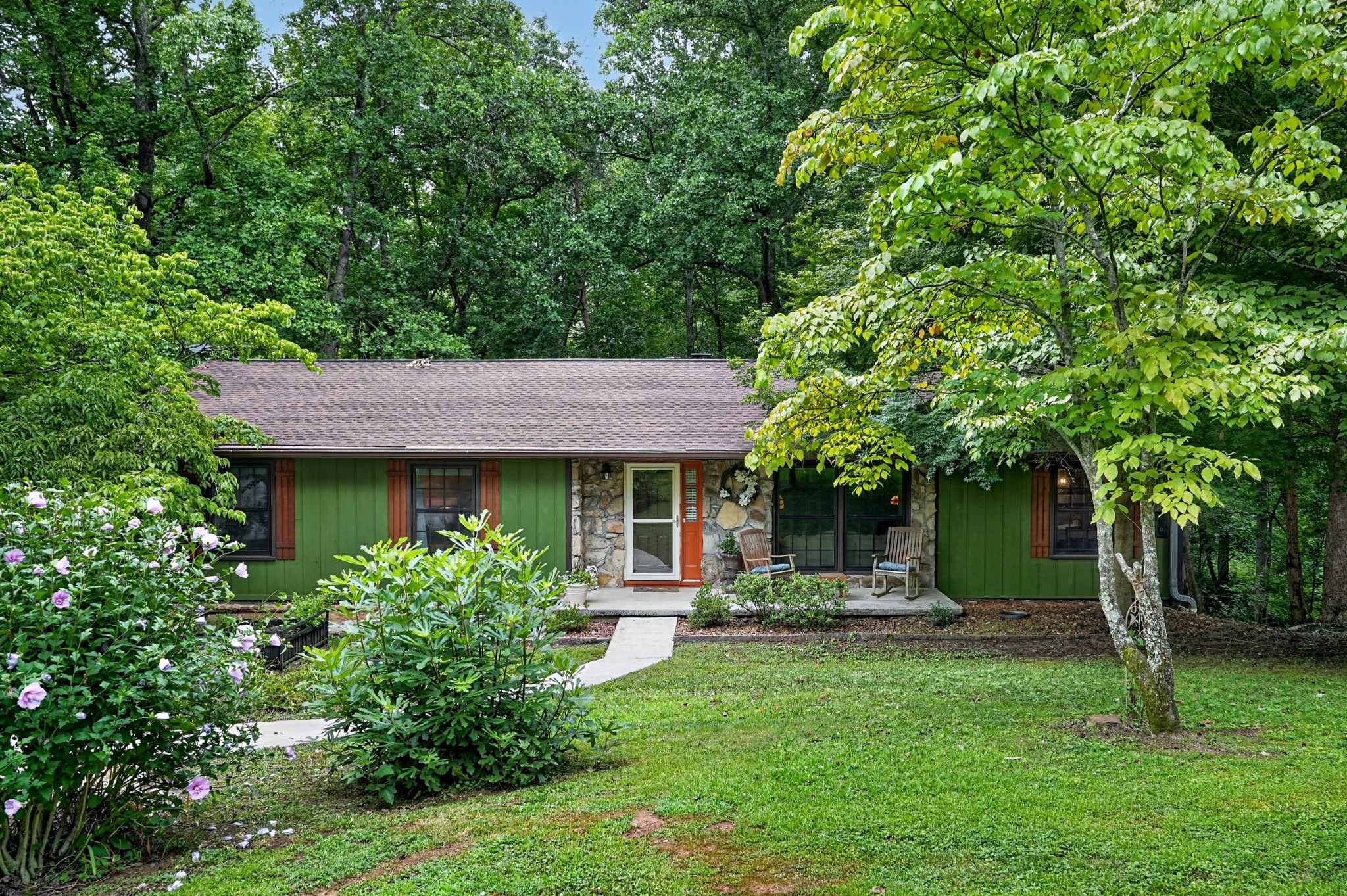 1545 Little John Ln Property Photo 3
