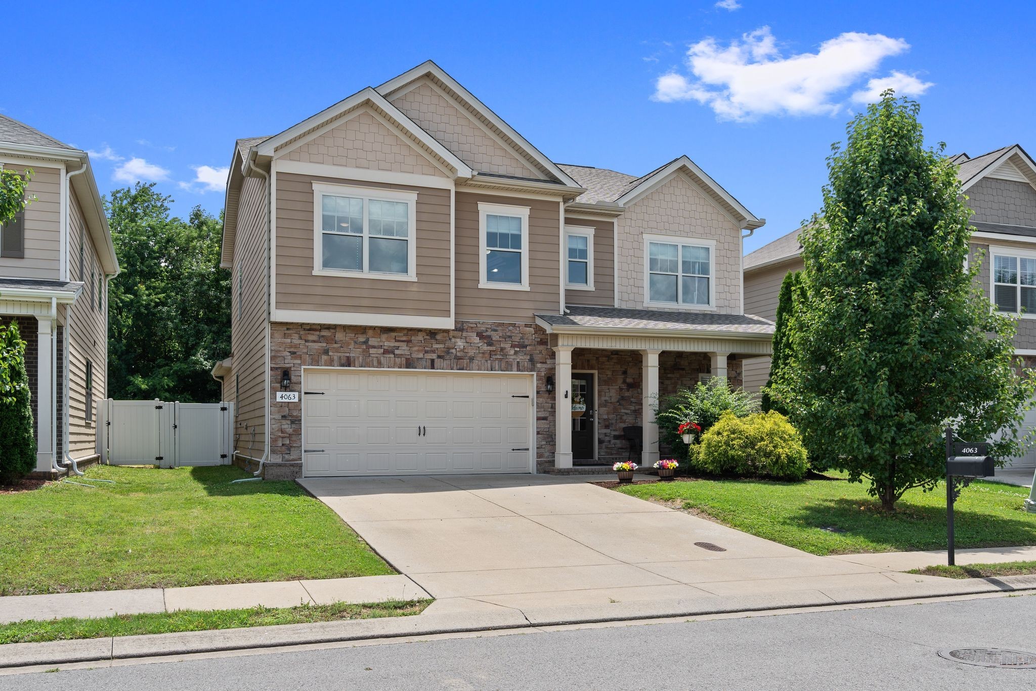 4063 Cannonsgate Ln Property Photo 2