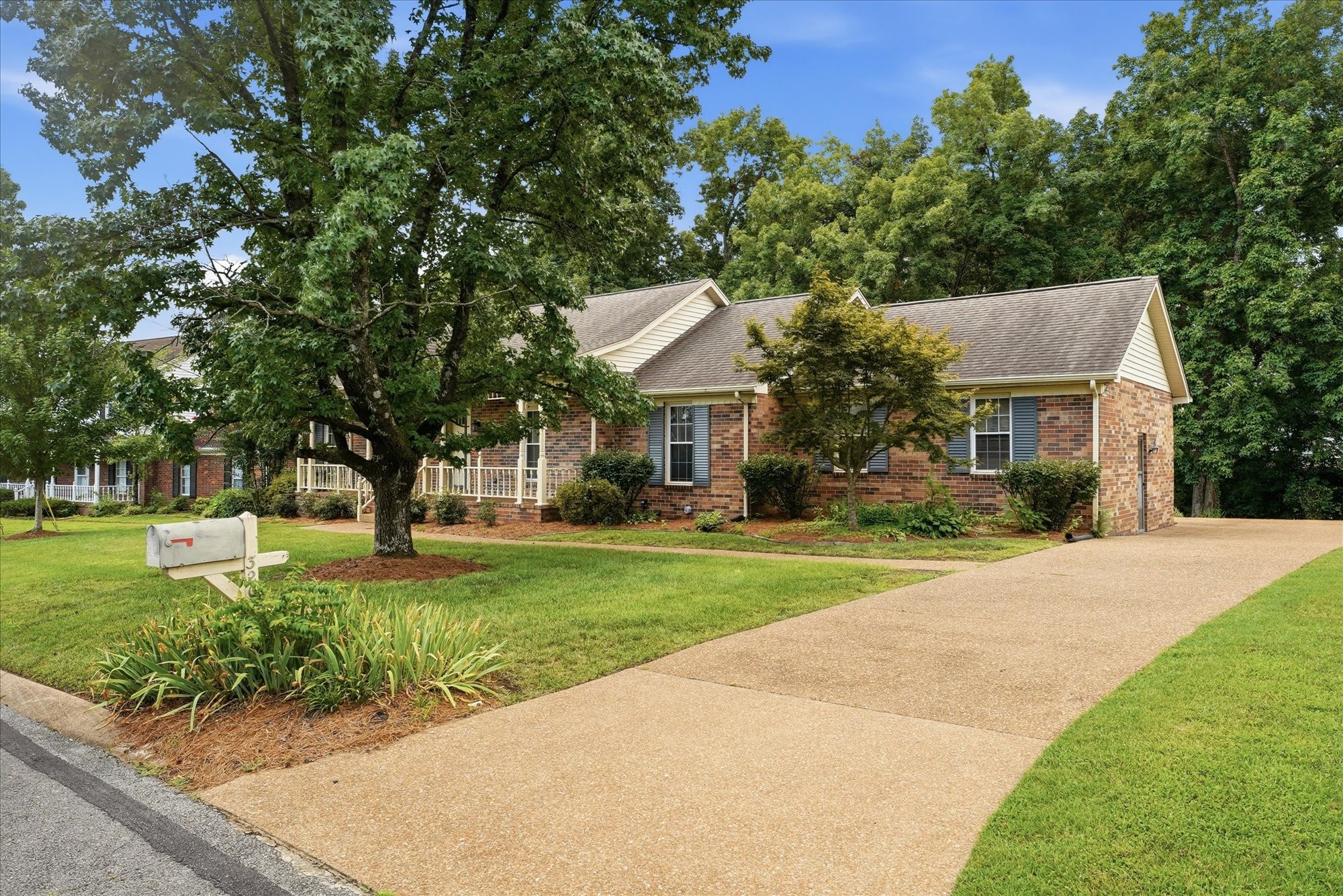 3204 Brookmont Cir Property Photo 4