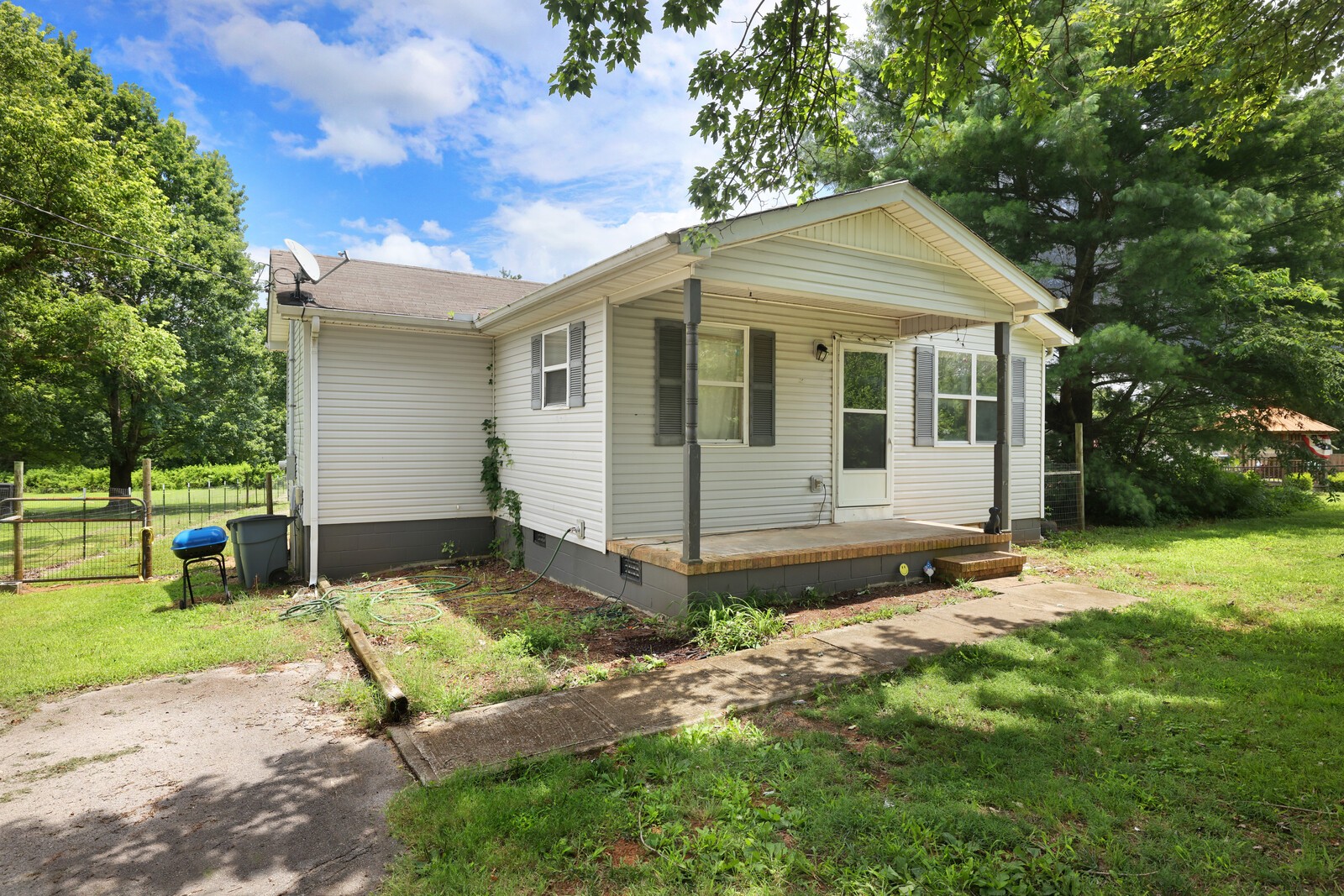 4924 Jacksboro Rd Property Photo 1