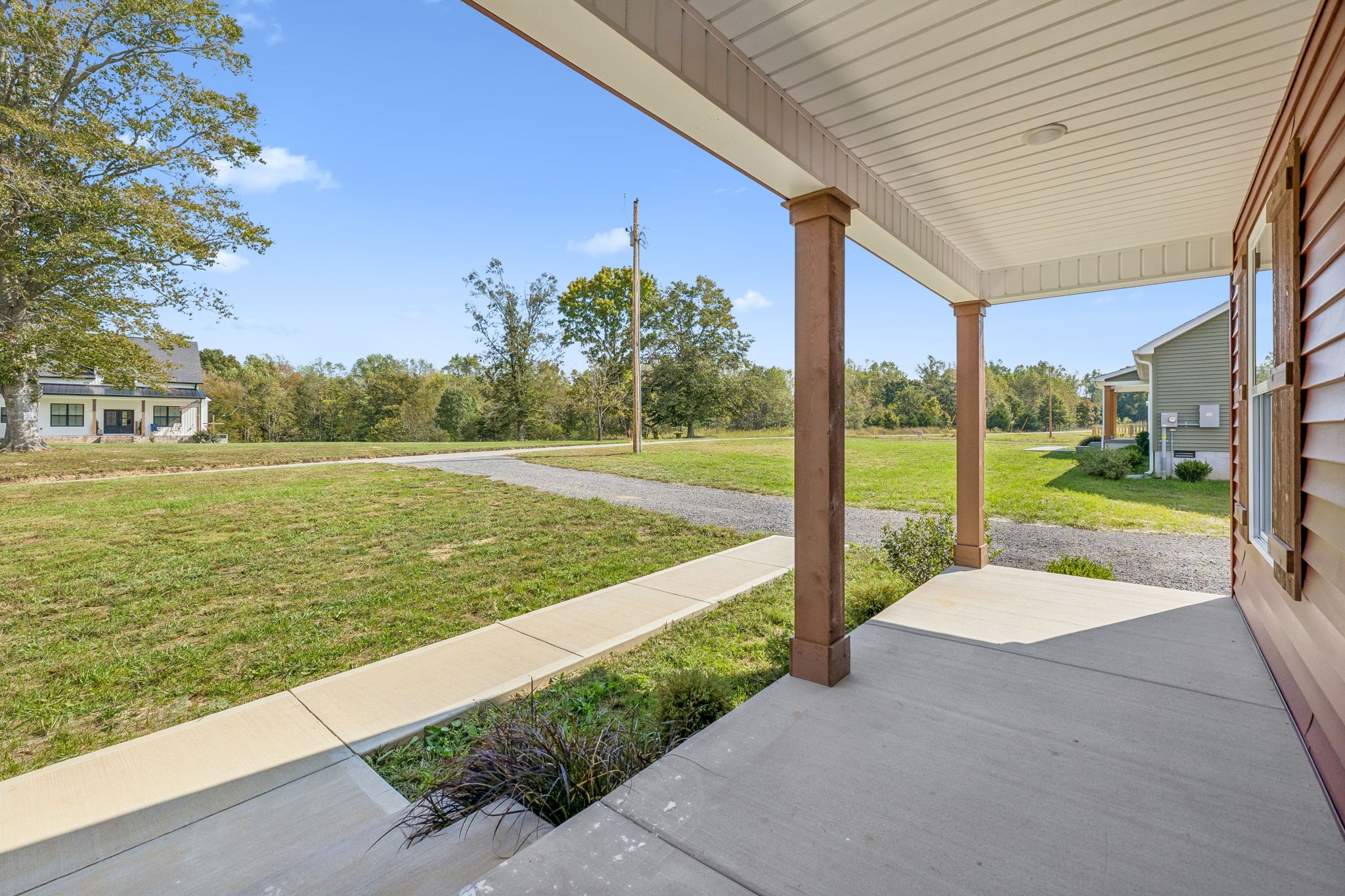 325 Oakmere Ln Property Photo 18