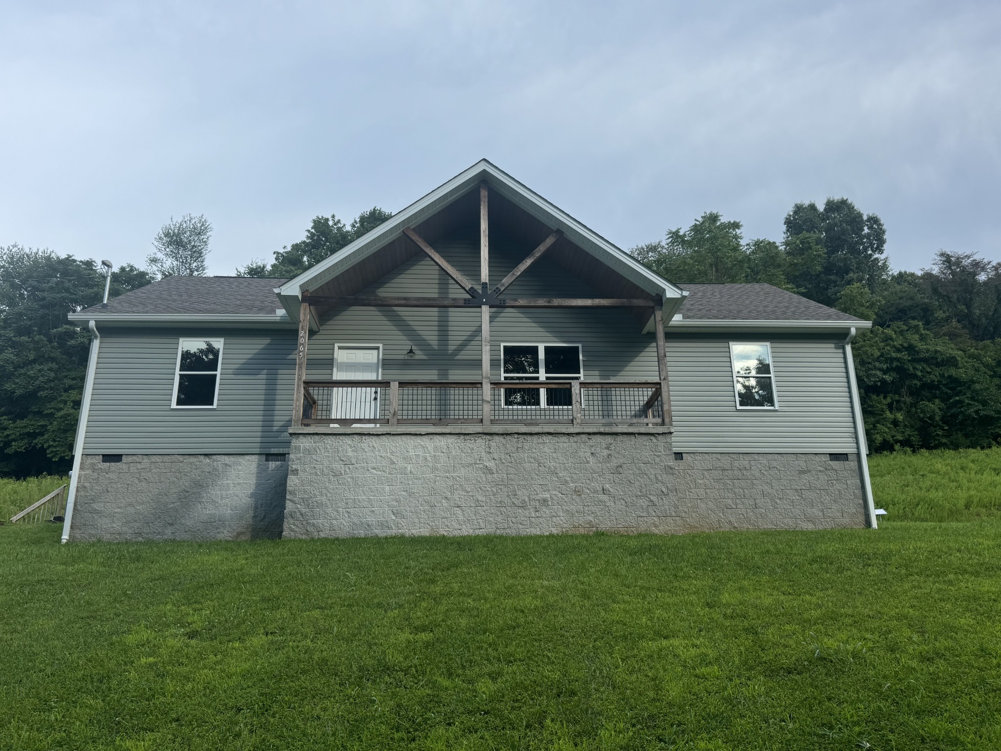 2065 Collier Rd Property Photo 1