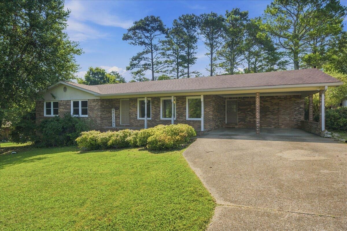 1232 Hall Drive Property Photo 3