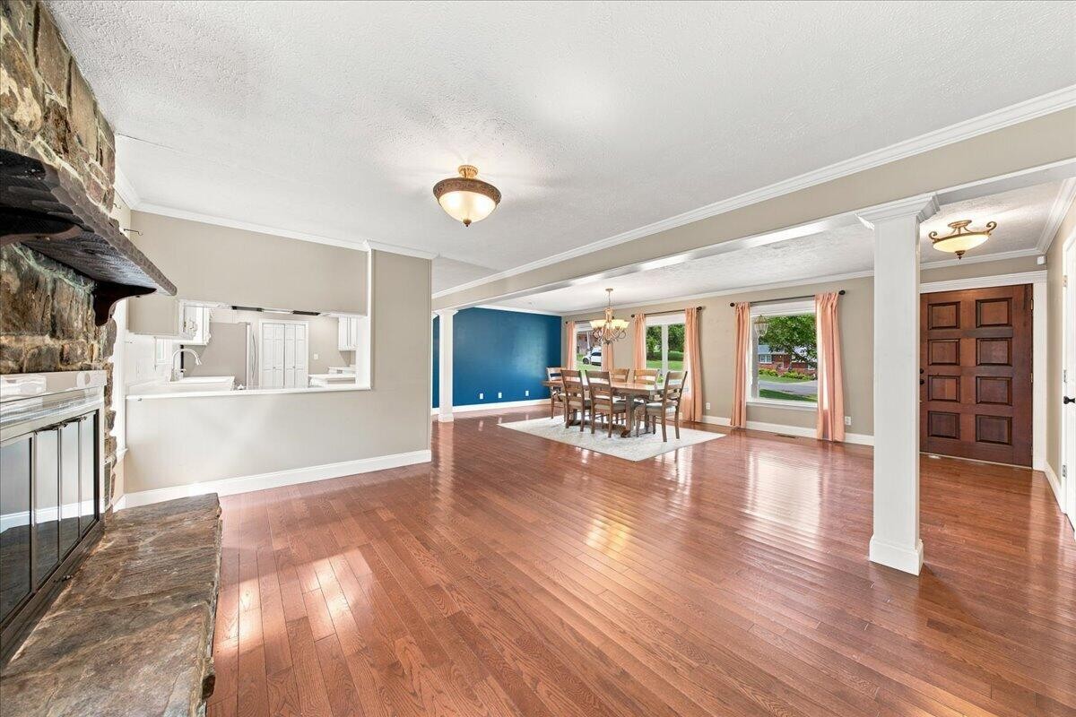 1232 Hall Drive Property Photo 7