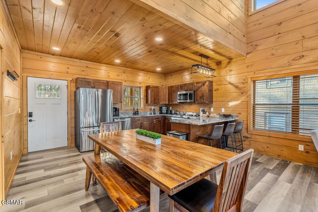 2832 Sequoia Road Property Photo 6