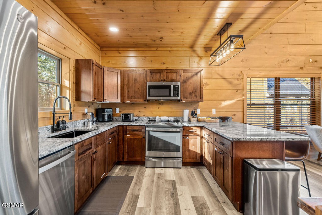2832 Sequoia Road Property Photo 9