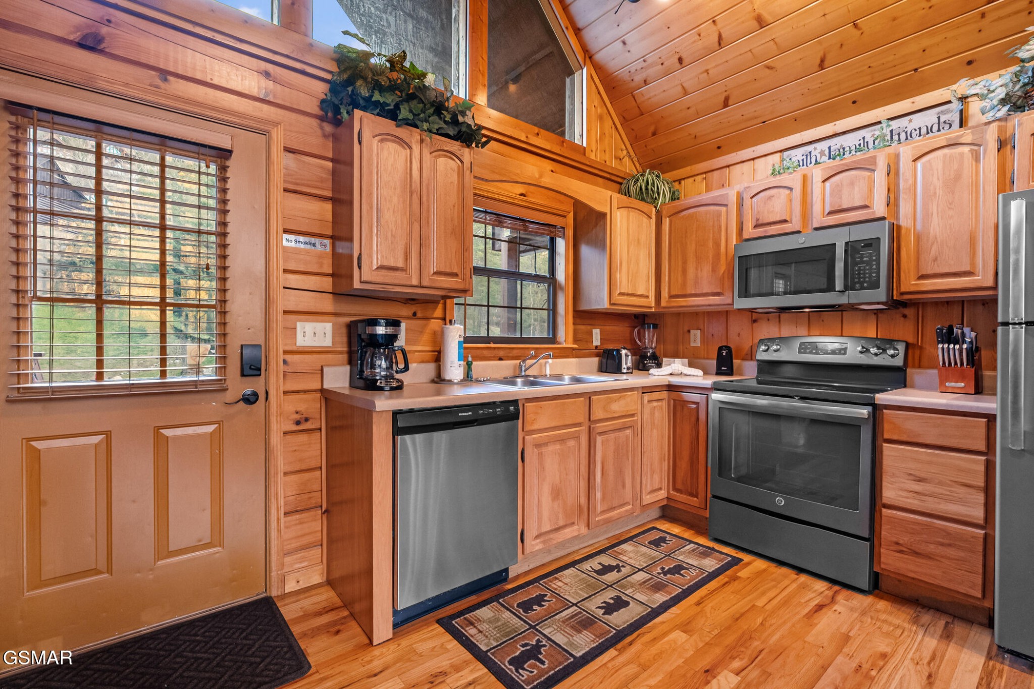 1509 Bears Den Way Property Photo 3