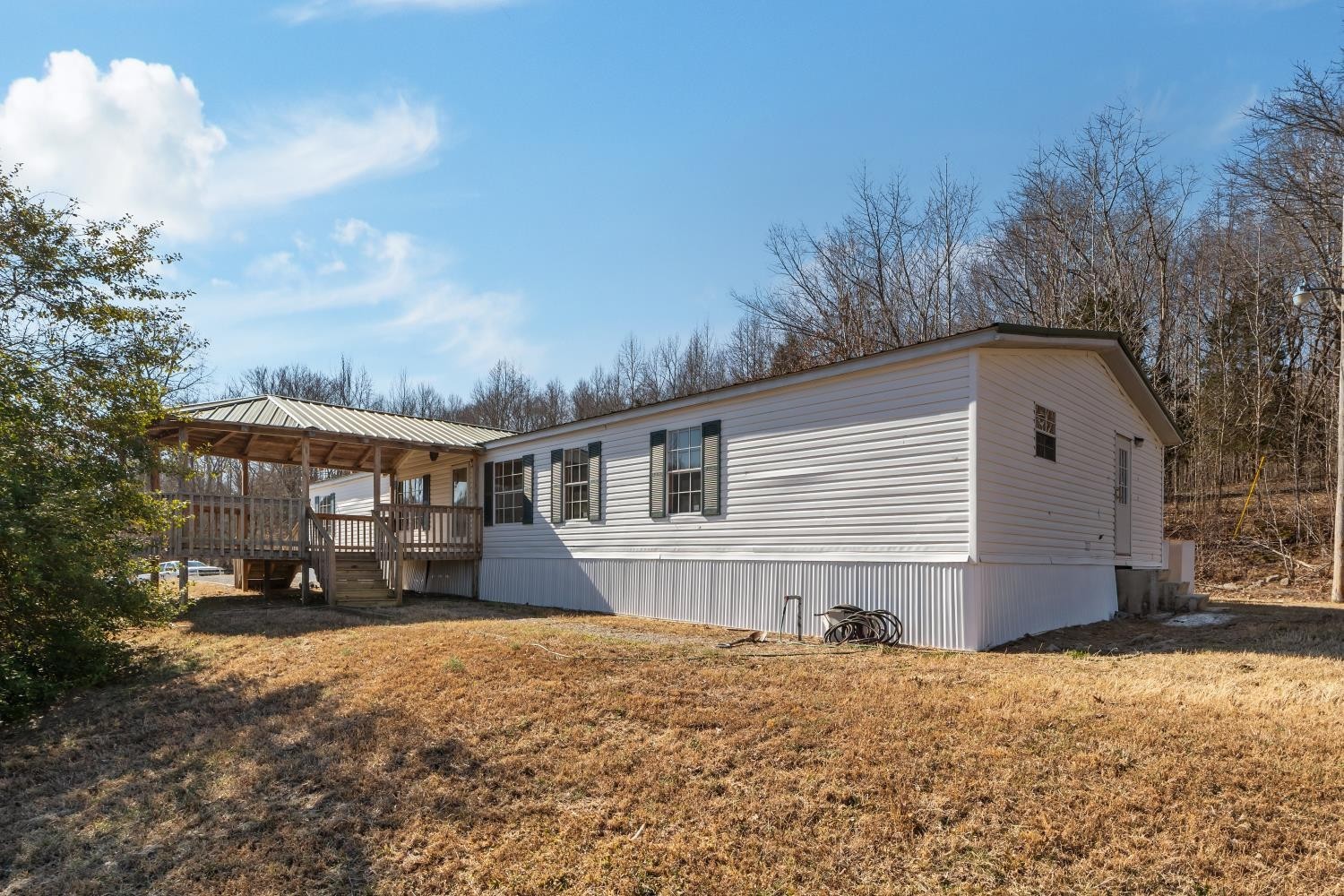 624 Nickletown Rd Property Photo 2