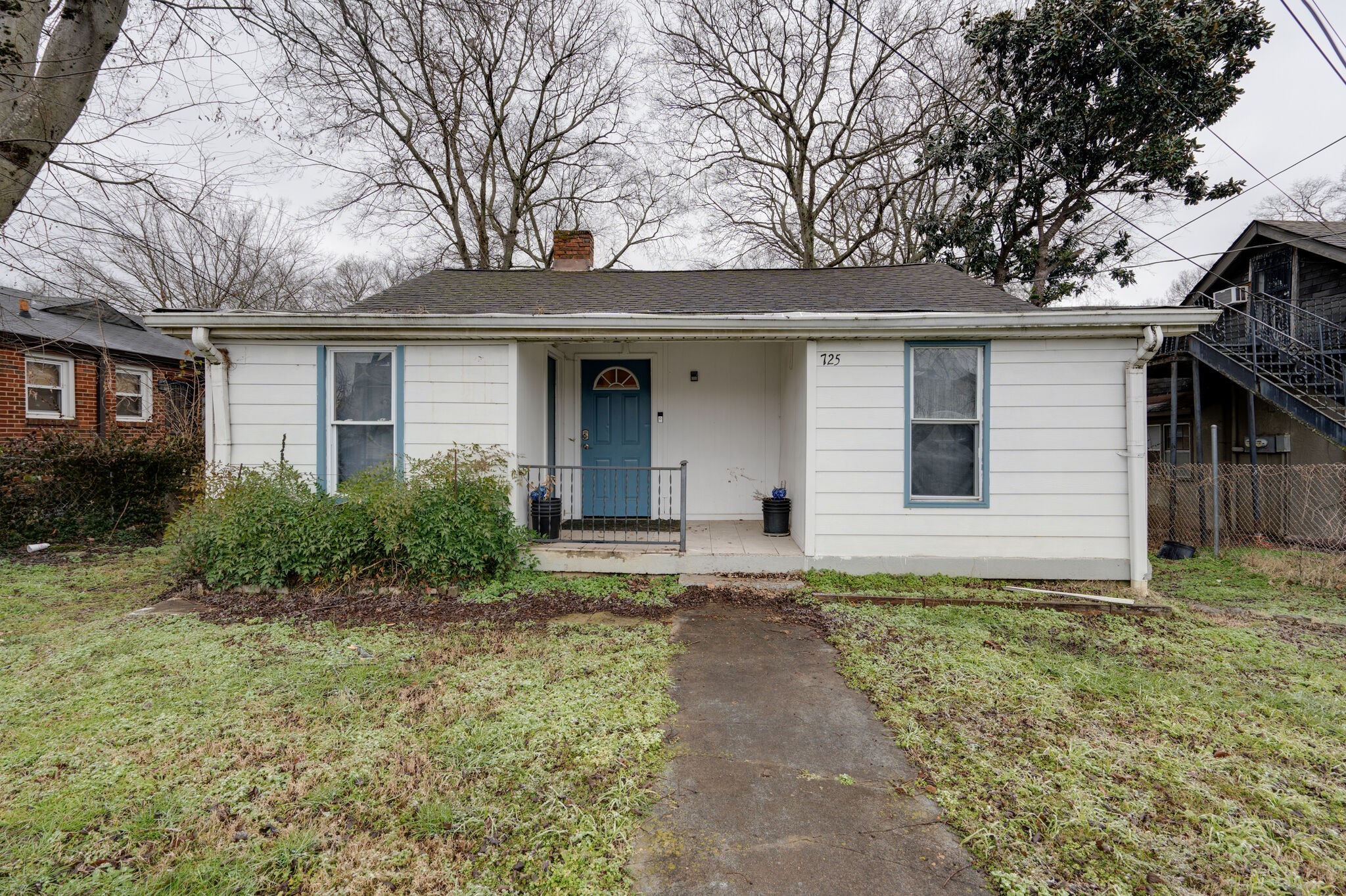 725 25th Ave, N Property Photo 1