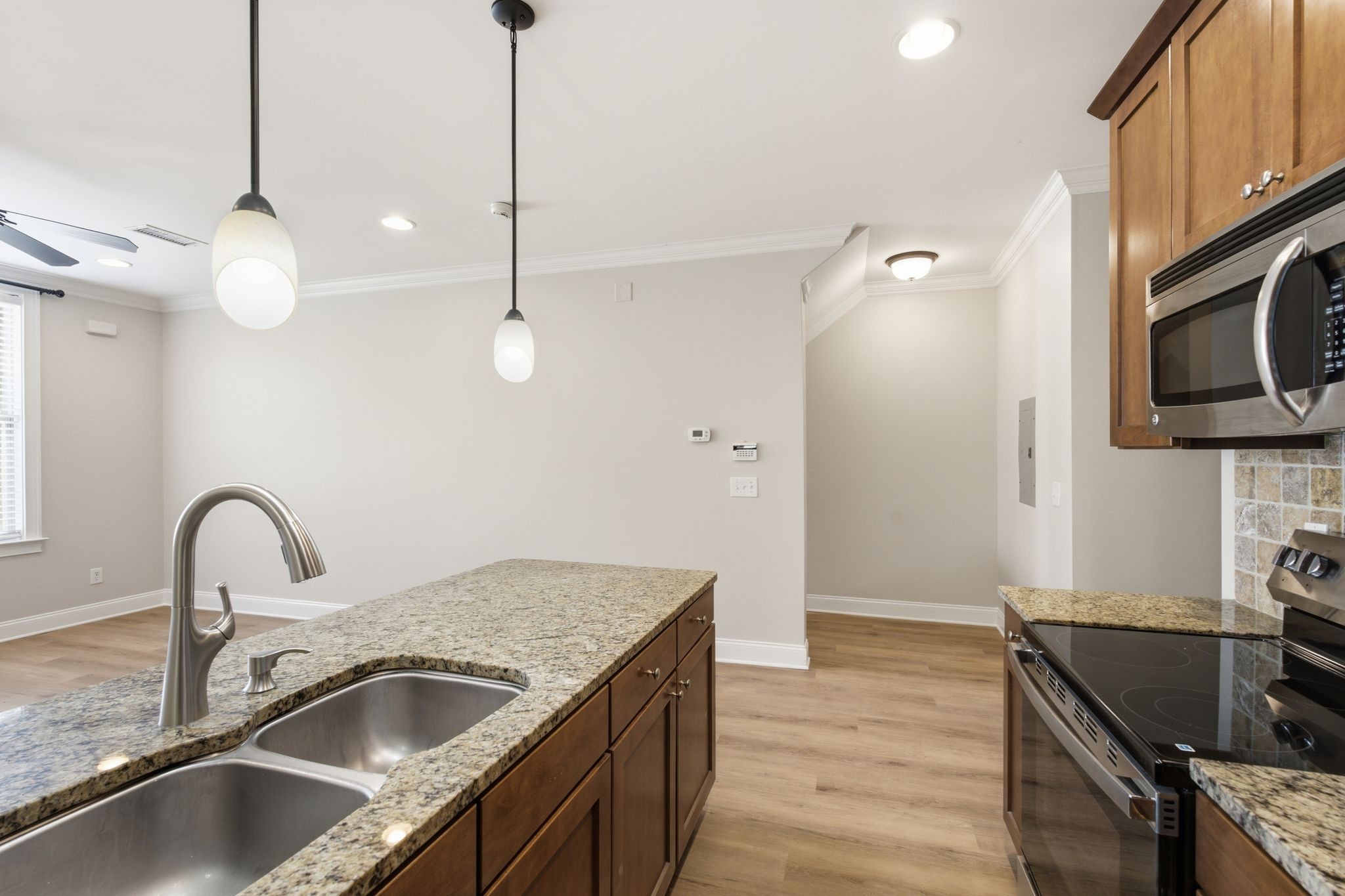 3122 Long Boulevard Property Photo 17