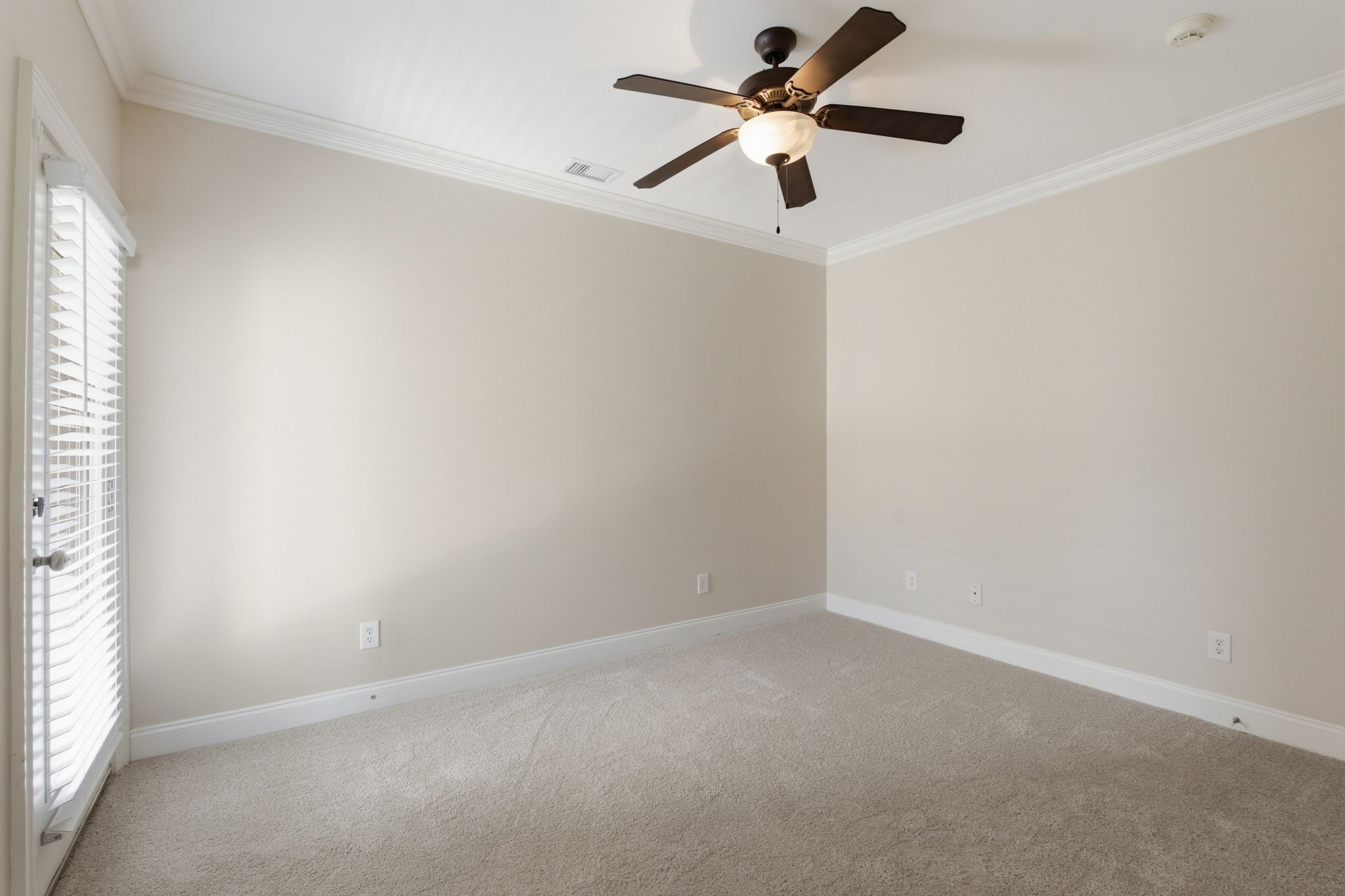3122 Long Boulevard Property Photo 18