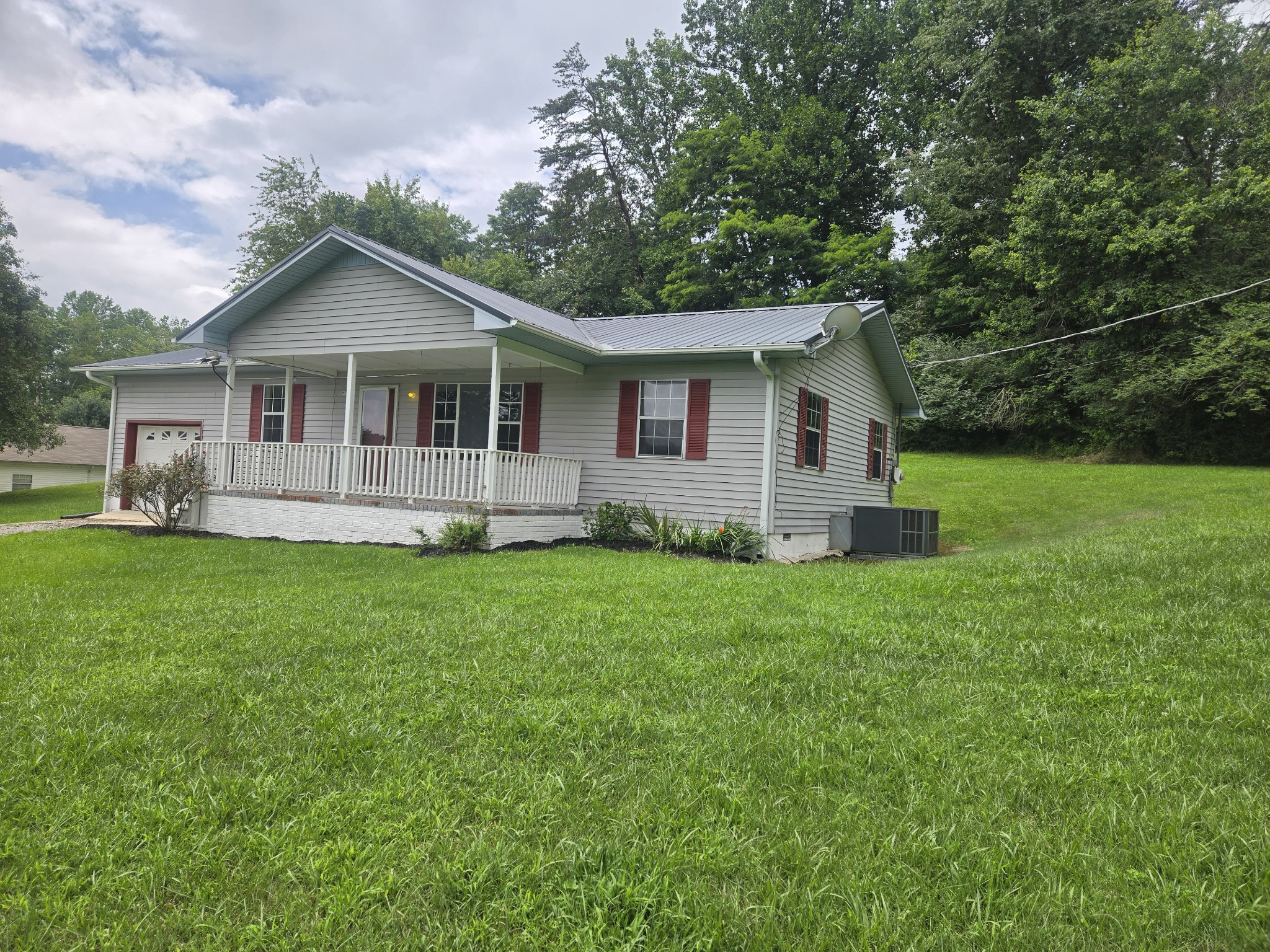 193 W Lee Dr Property Photo 4