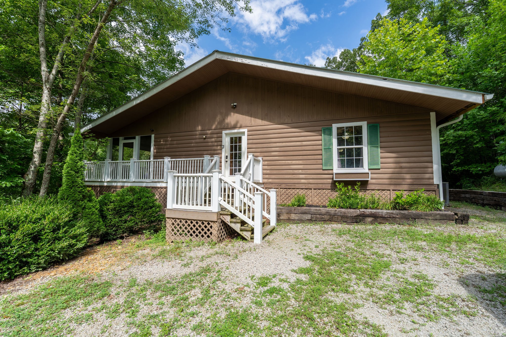 1454 Cherokee Rd Property Photo 2