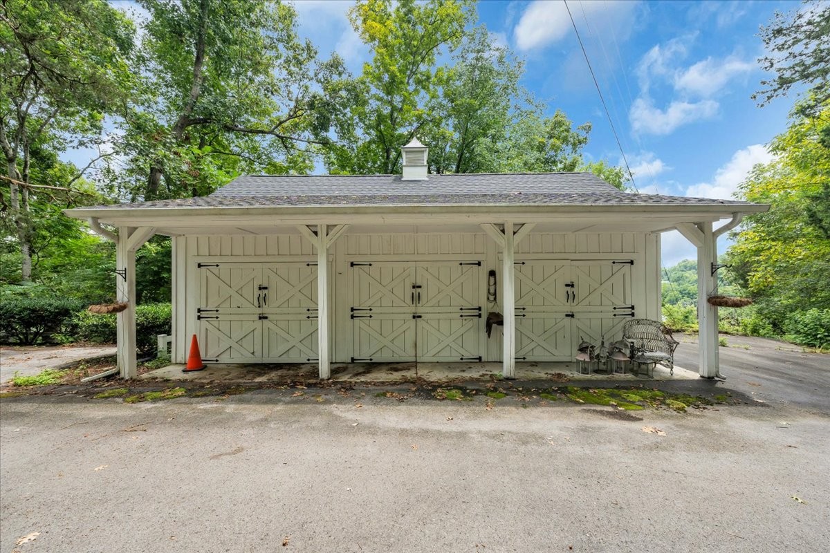 30 Lampley Ln Property Photo 3