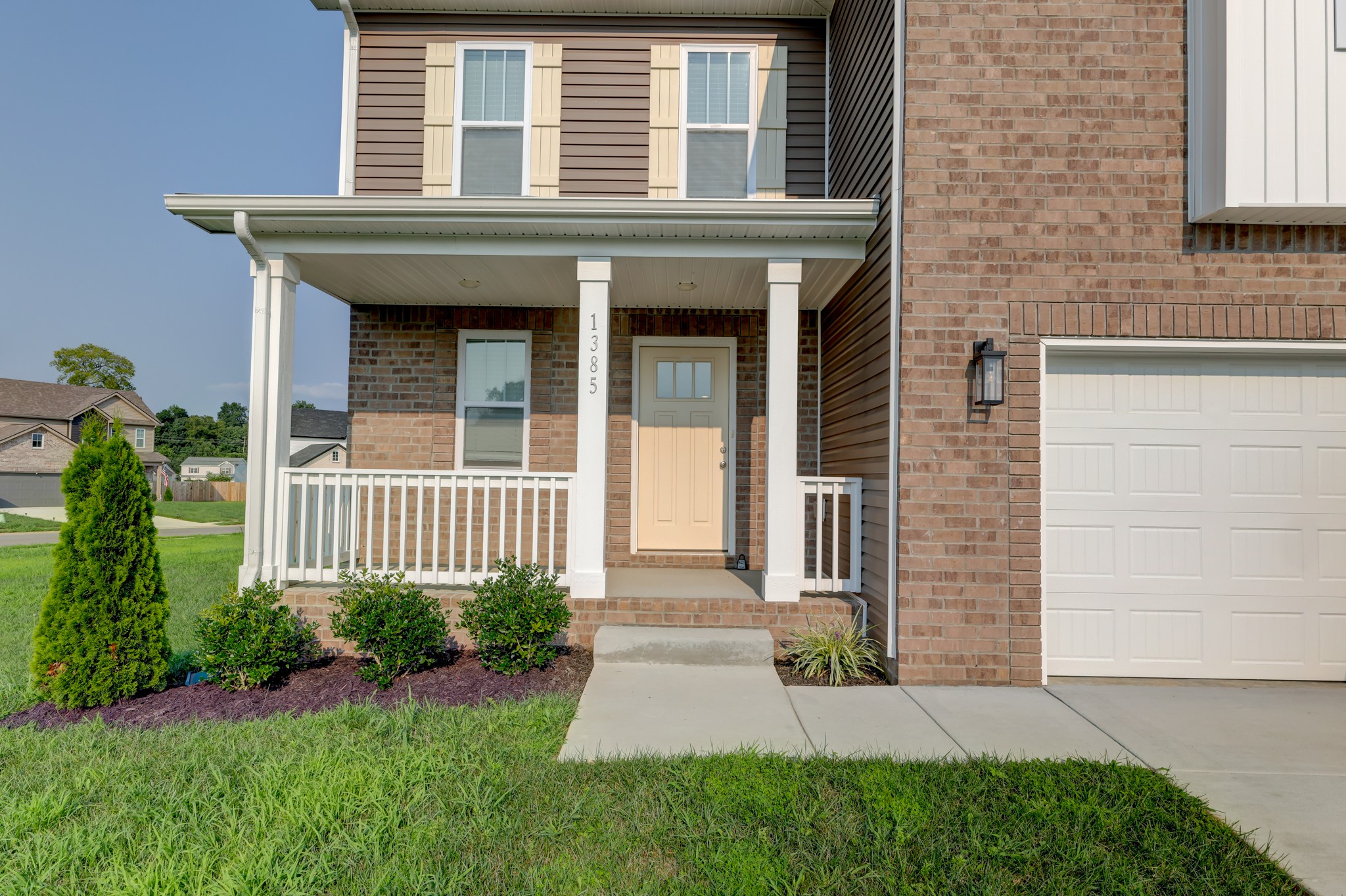 1385 Harmon Ln Property Photo 3