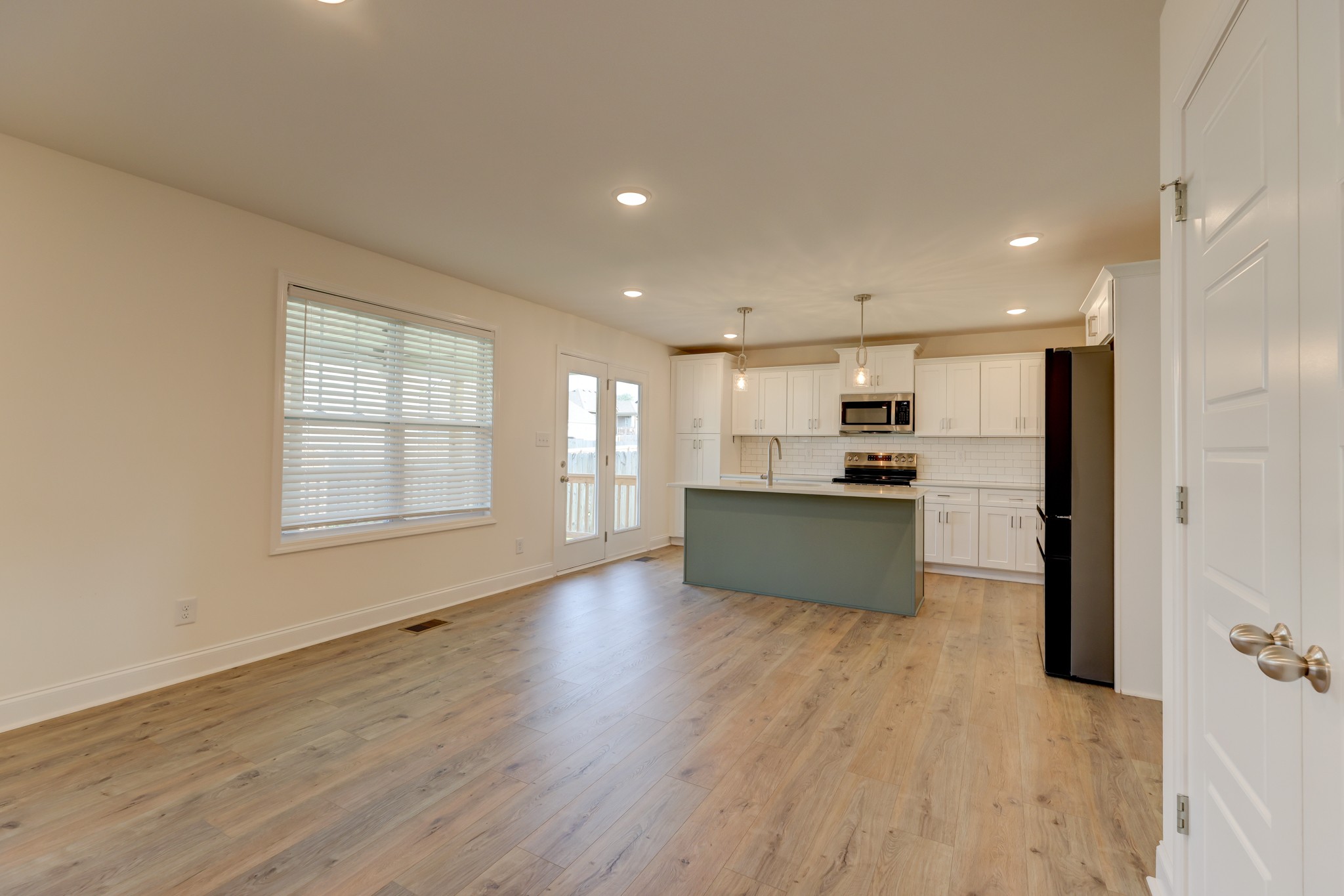 1385 Harmon Ln Property Photo 17