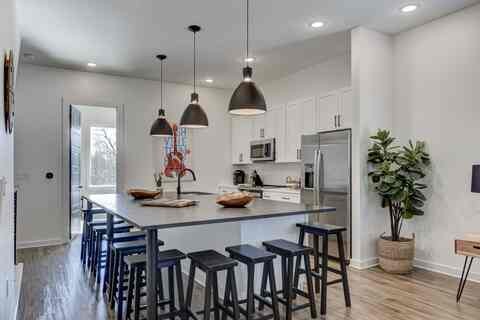 738 Douglas Ave Property Photo 1