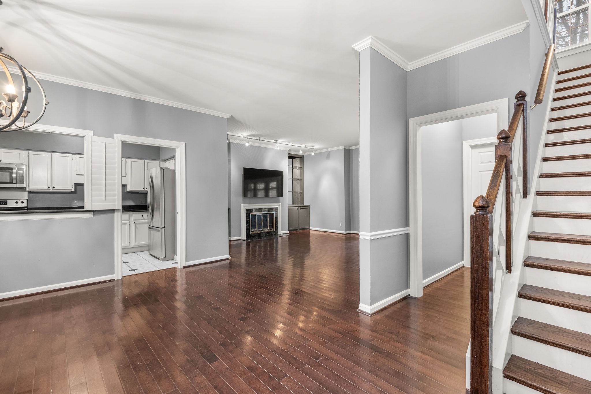 201 Westchase Dr Property Photo 1