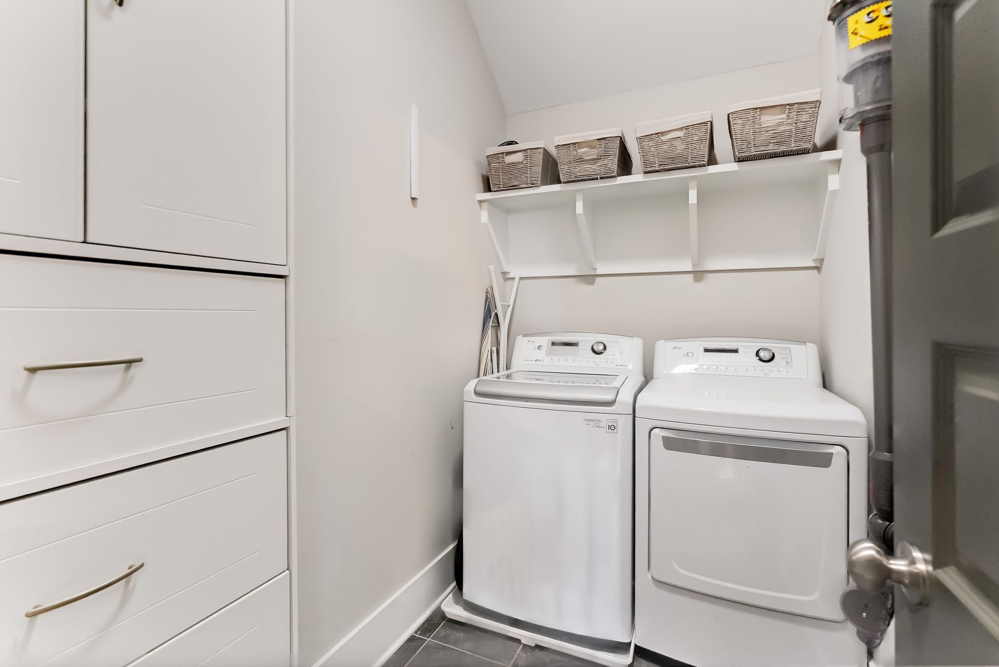 1007 Cabell Dr Property Photo 34