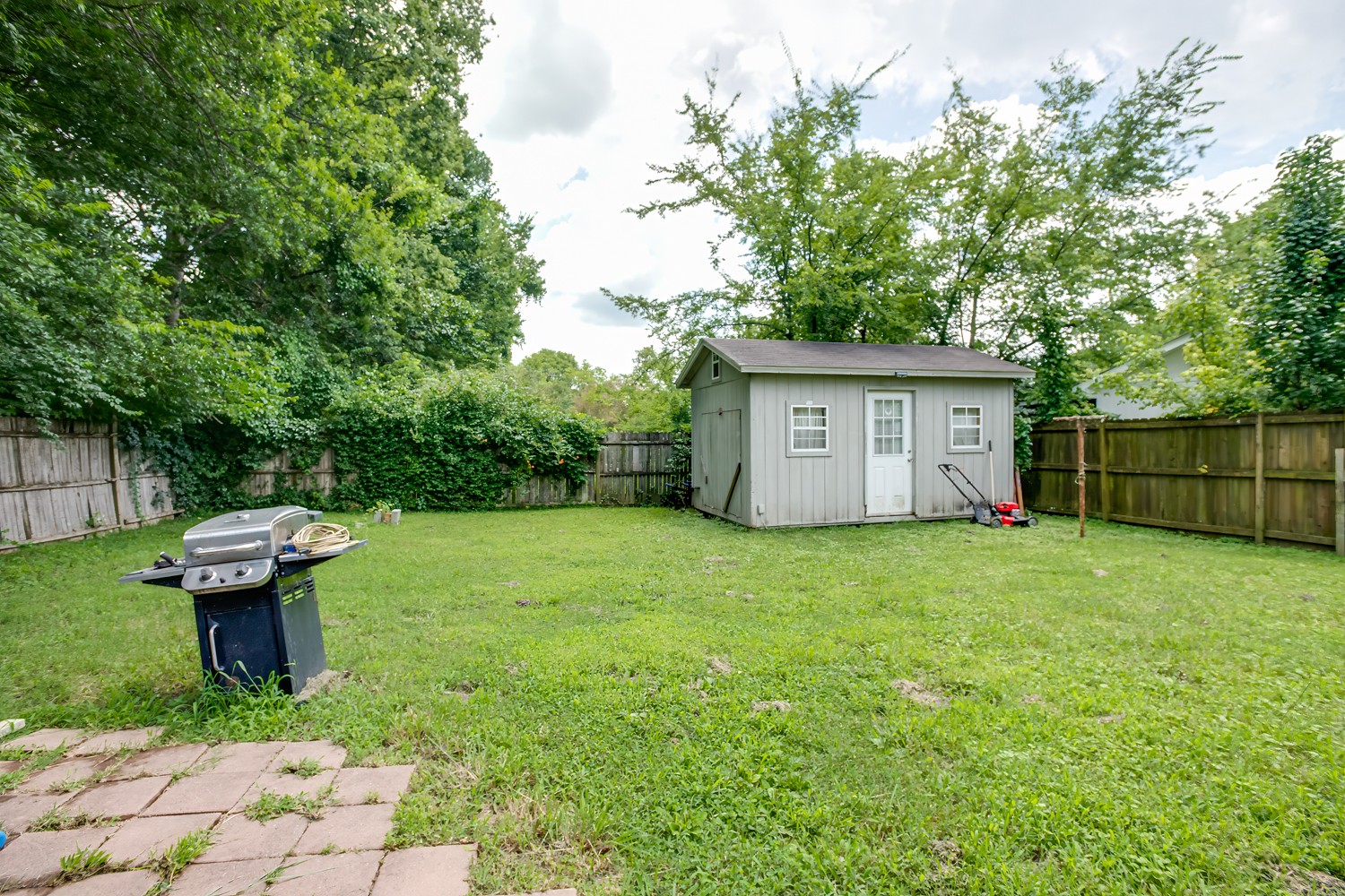 202 N Cherry St Property Photo 25