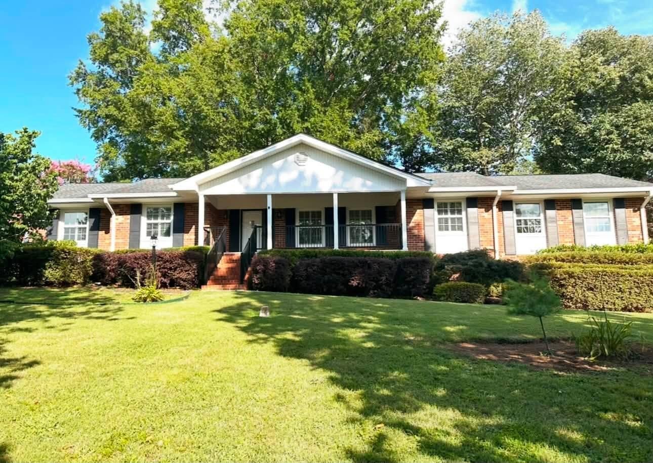 2220 Edgewater Drive, Nw Property Photo 1