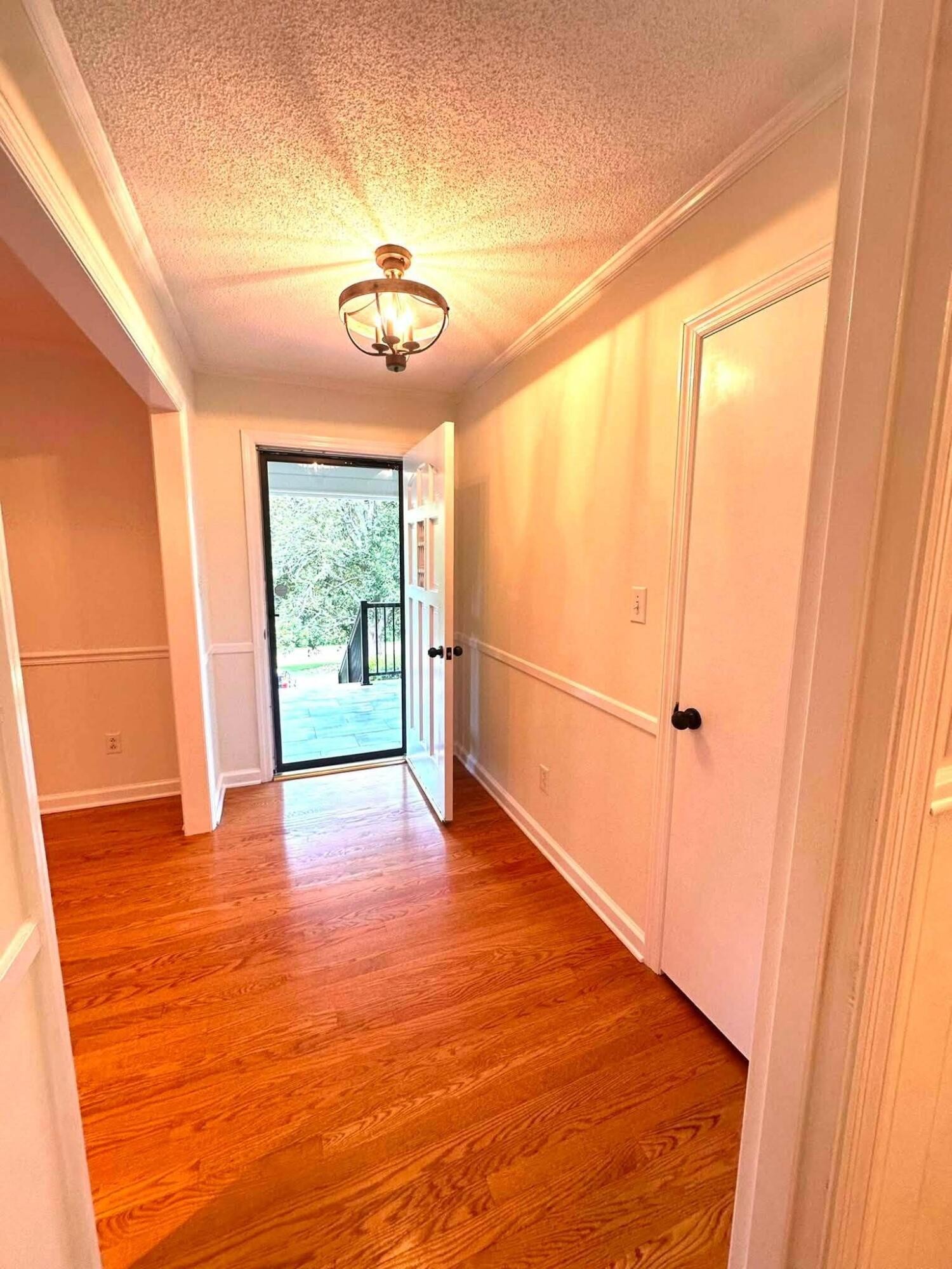 2220 Edgewater Drive, Nw Property Photo 4