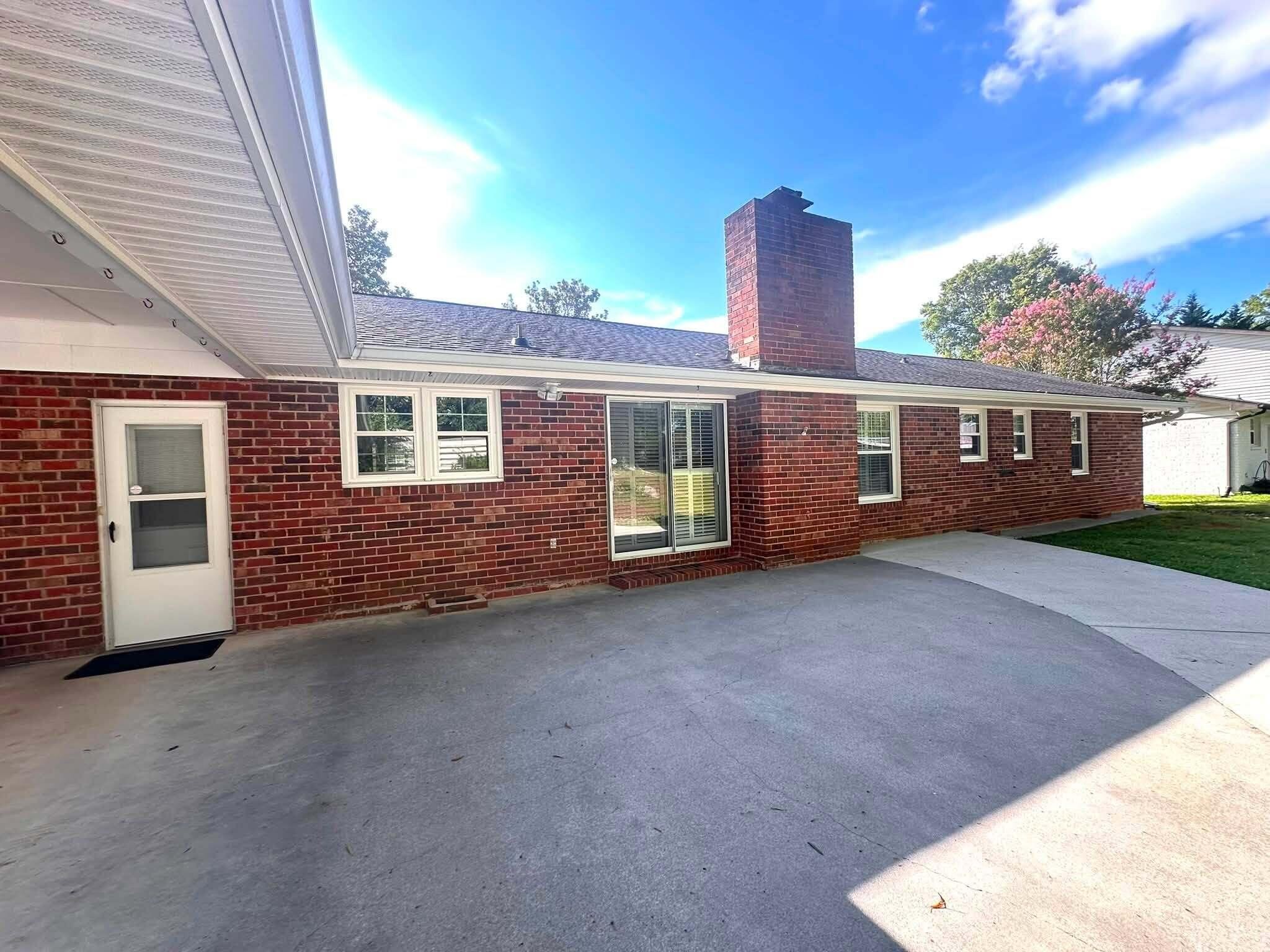 2220 Edgewater Drive, Nw Property Photo 33