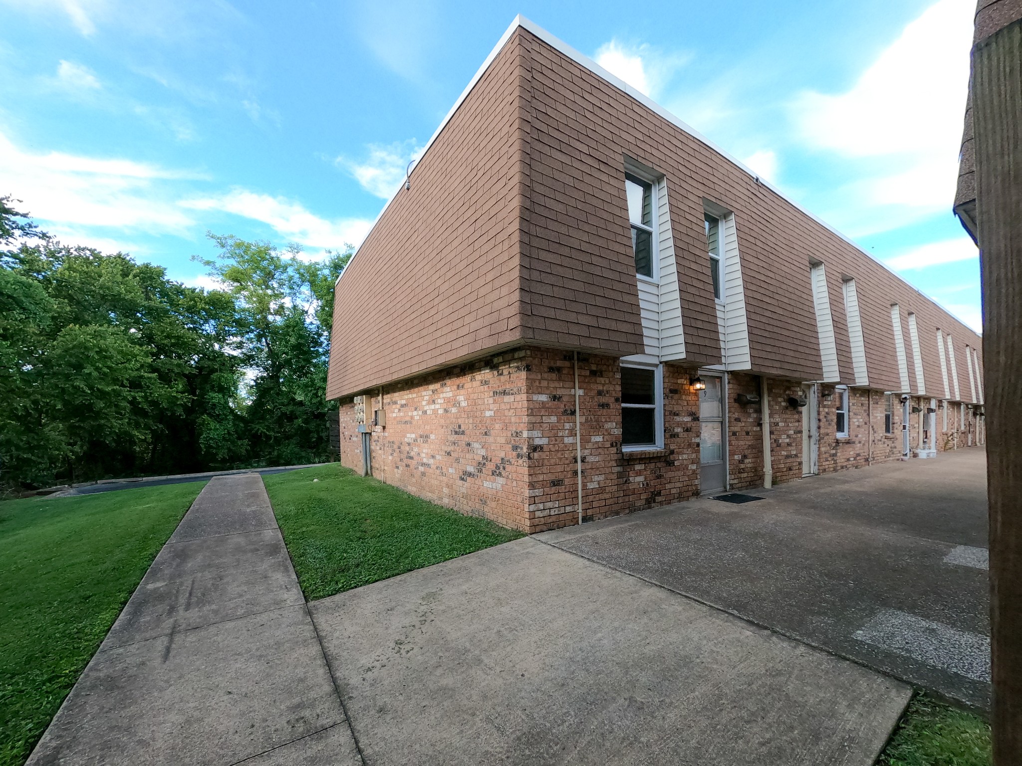 370 Wallace Rd