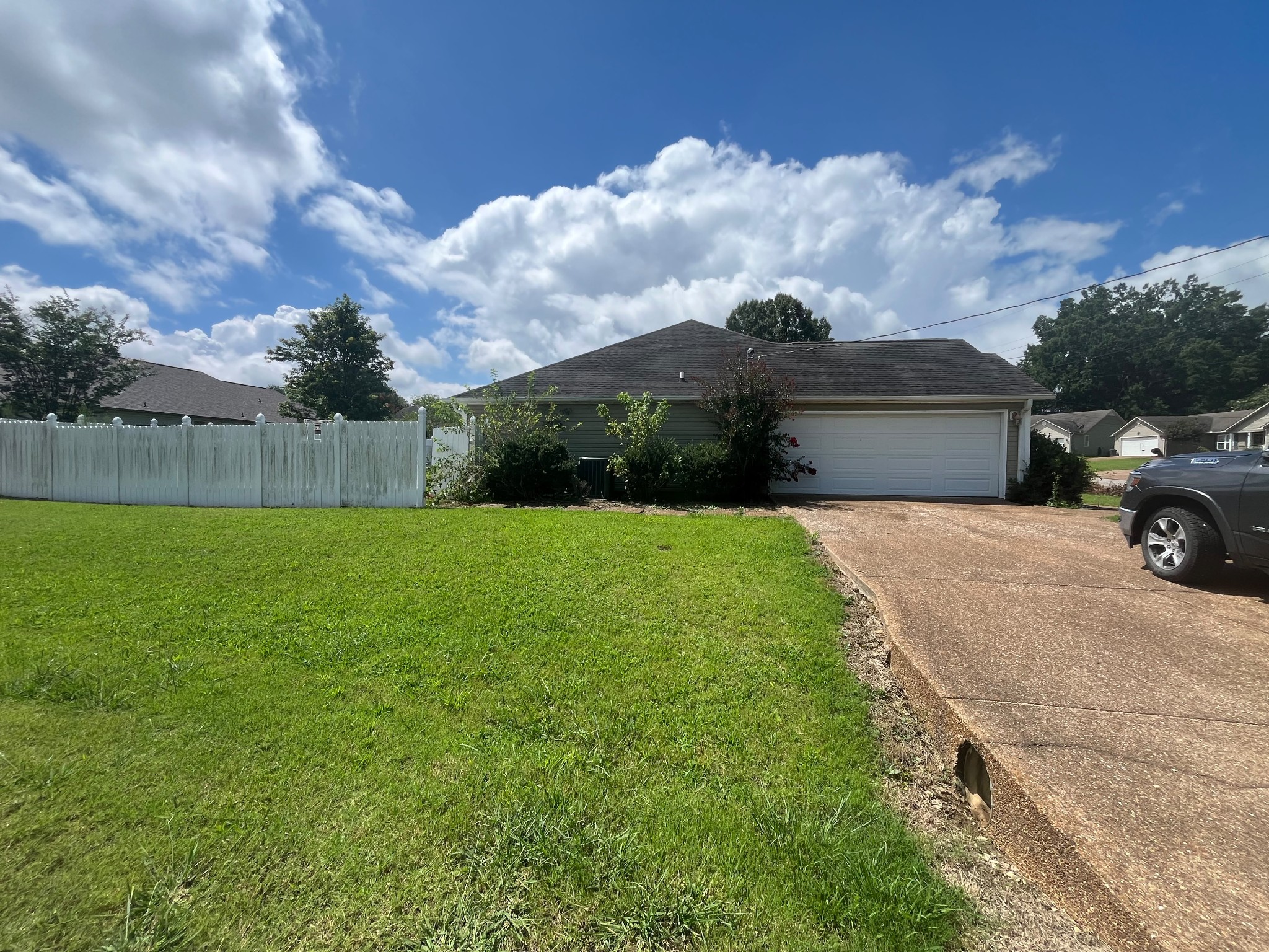 460 Kendyl Cv Property Photo 3