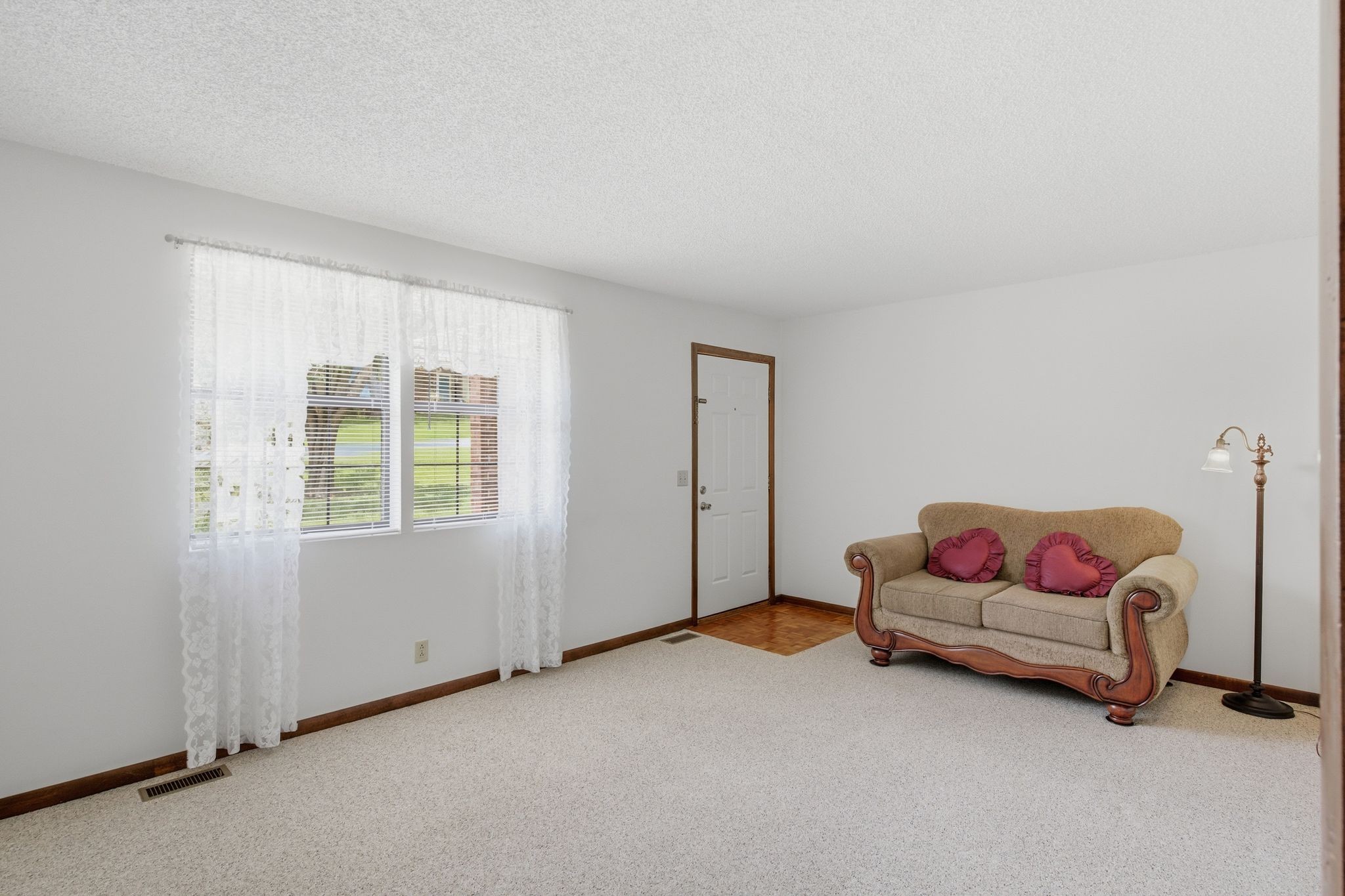 4778 A B Trenton Dr Property Photo 4