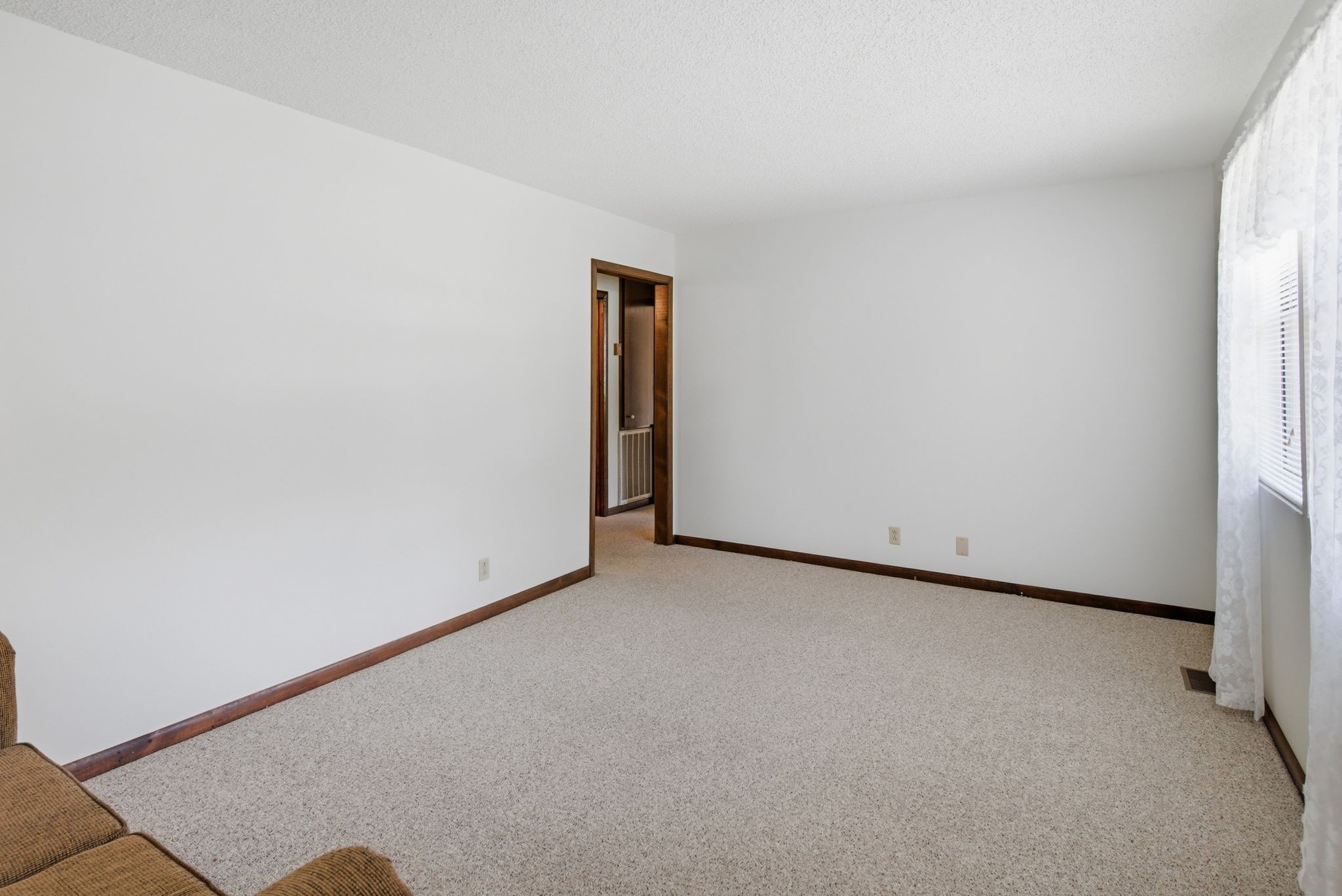 4778 A B Trenton Dr Property Photo 6
