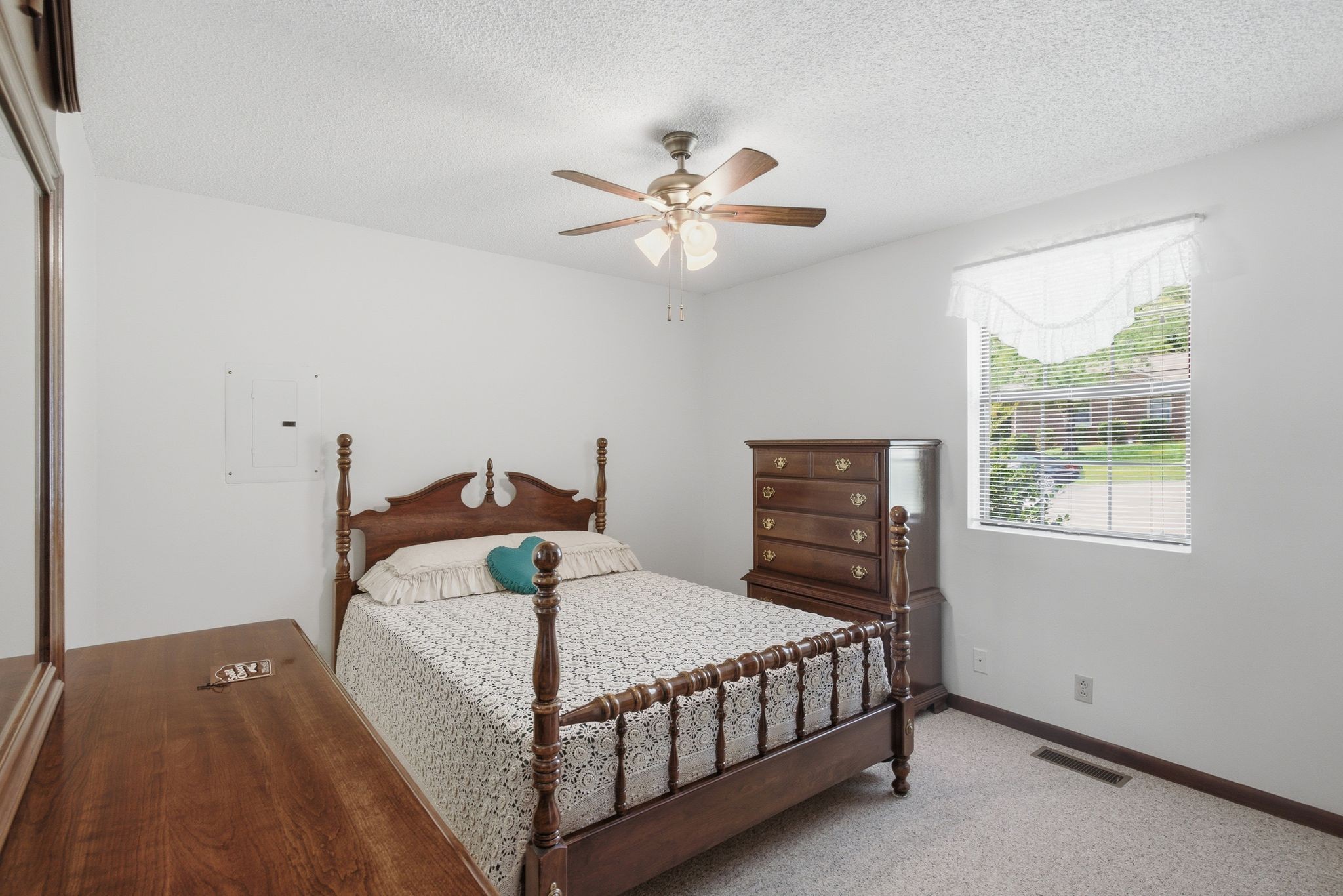 4778 A B Trenton Dr Property Photo 10