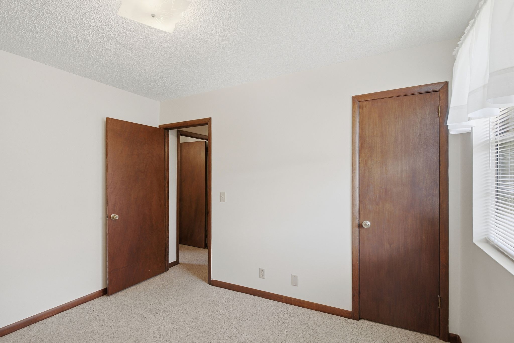 4778 A B Trenton Dr Property Photo 12