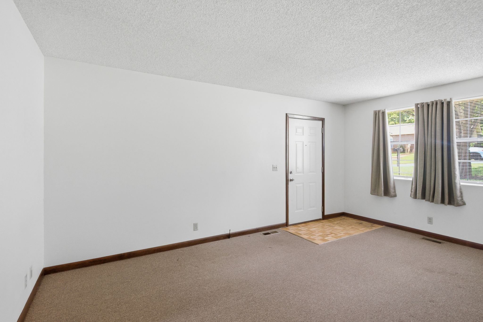 4778 A B Trenton Dr Property Photo 16