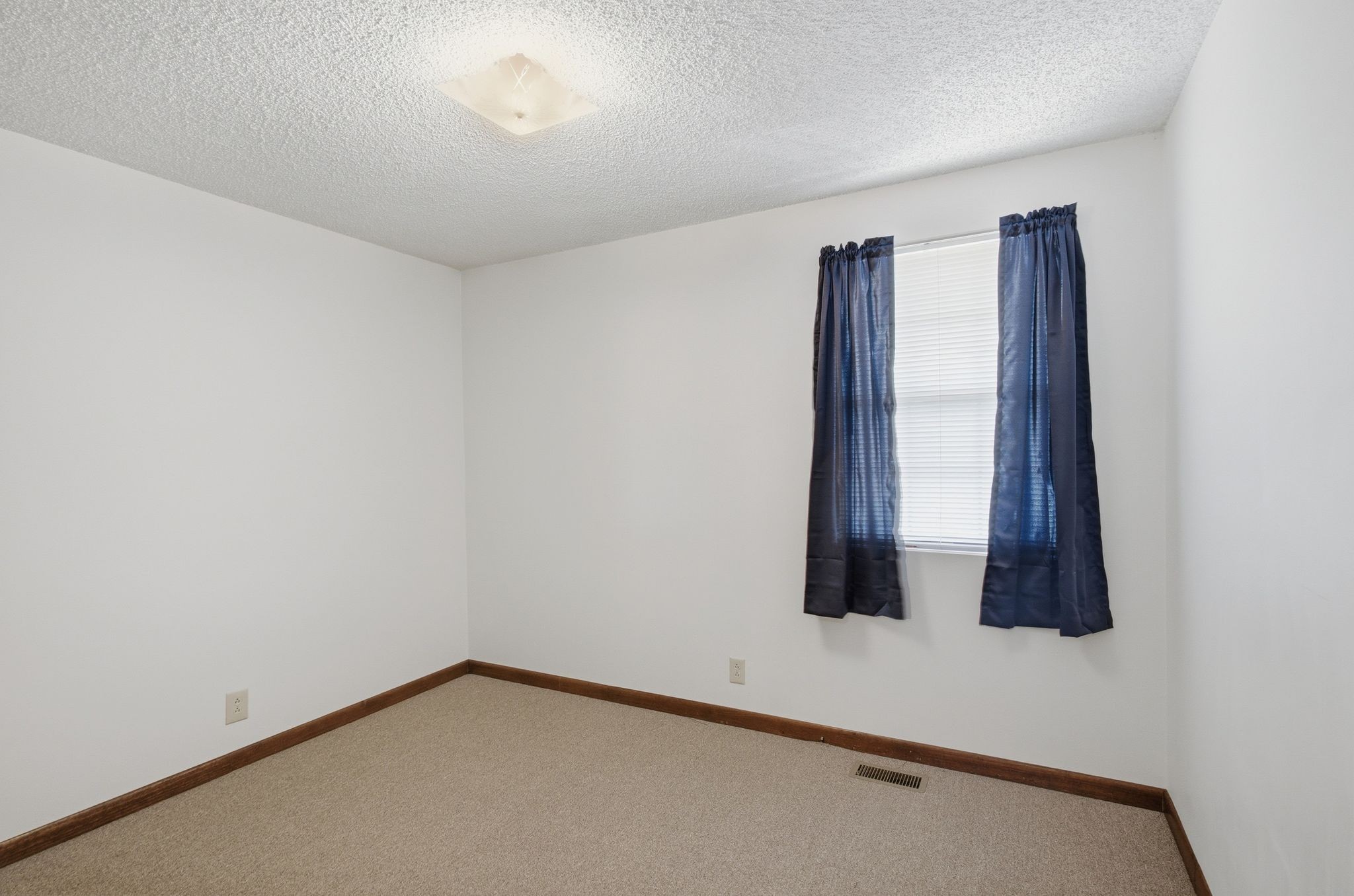 4778 A B Trenton Dr Property Photo 23