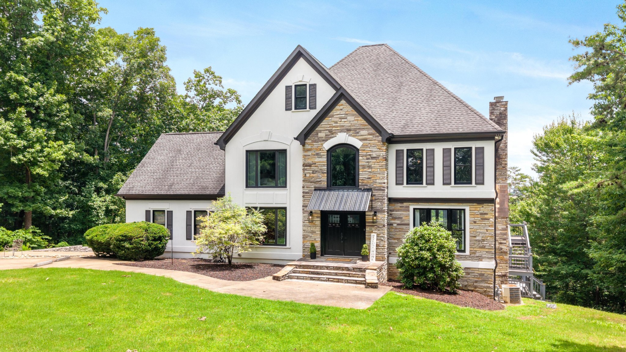 622 Wilton Lane, Nw Property Photo 1