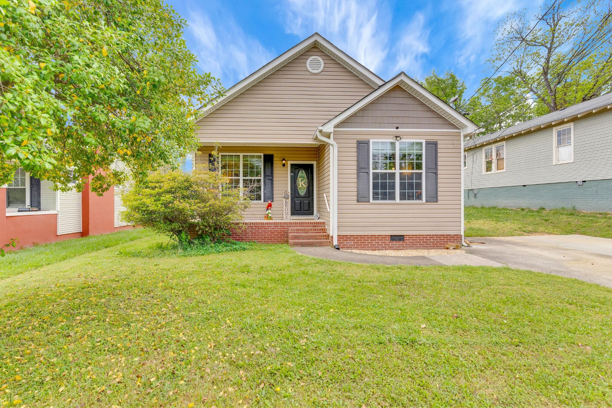 1710 Bennett Avenue Property Photo 1