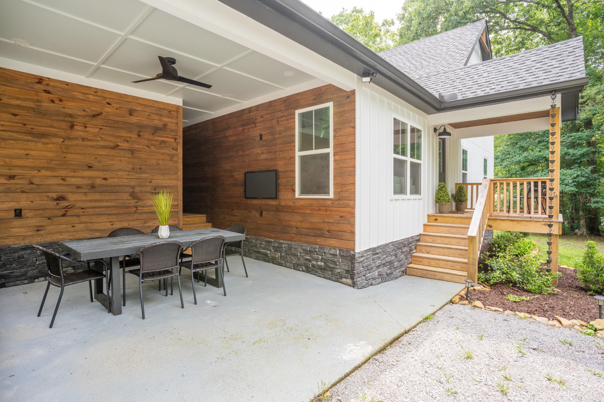 1145 Daniels Road Property Photo 3