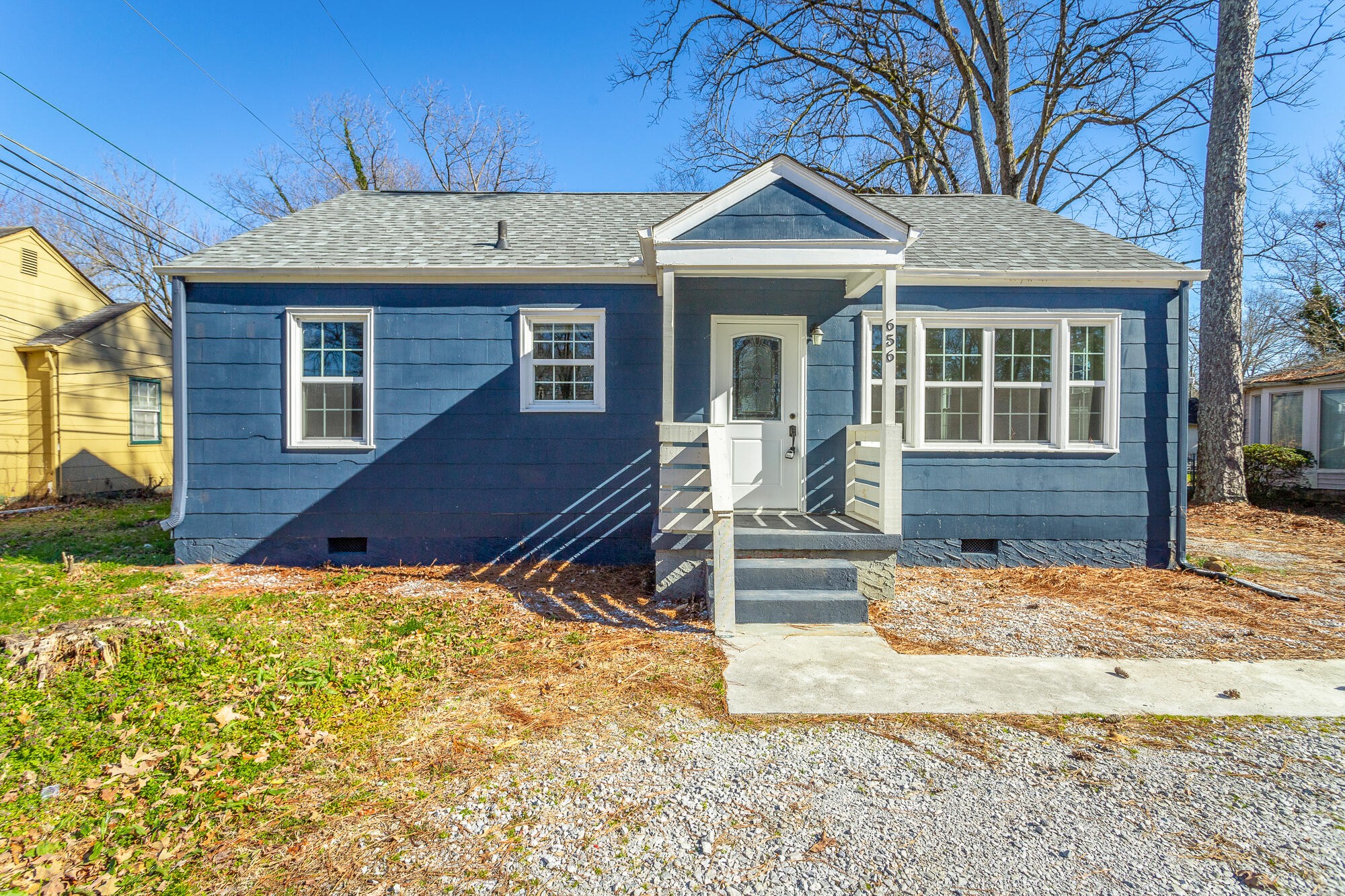 656 N Moore Road Property Photo 1